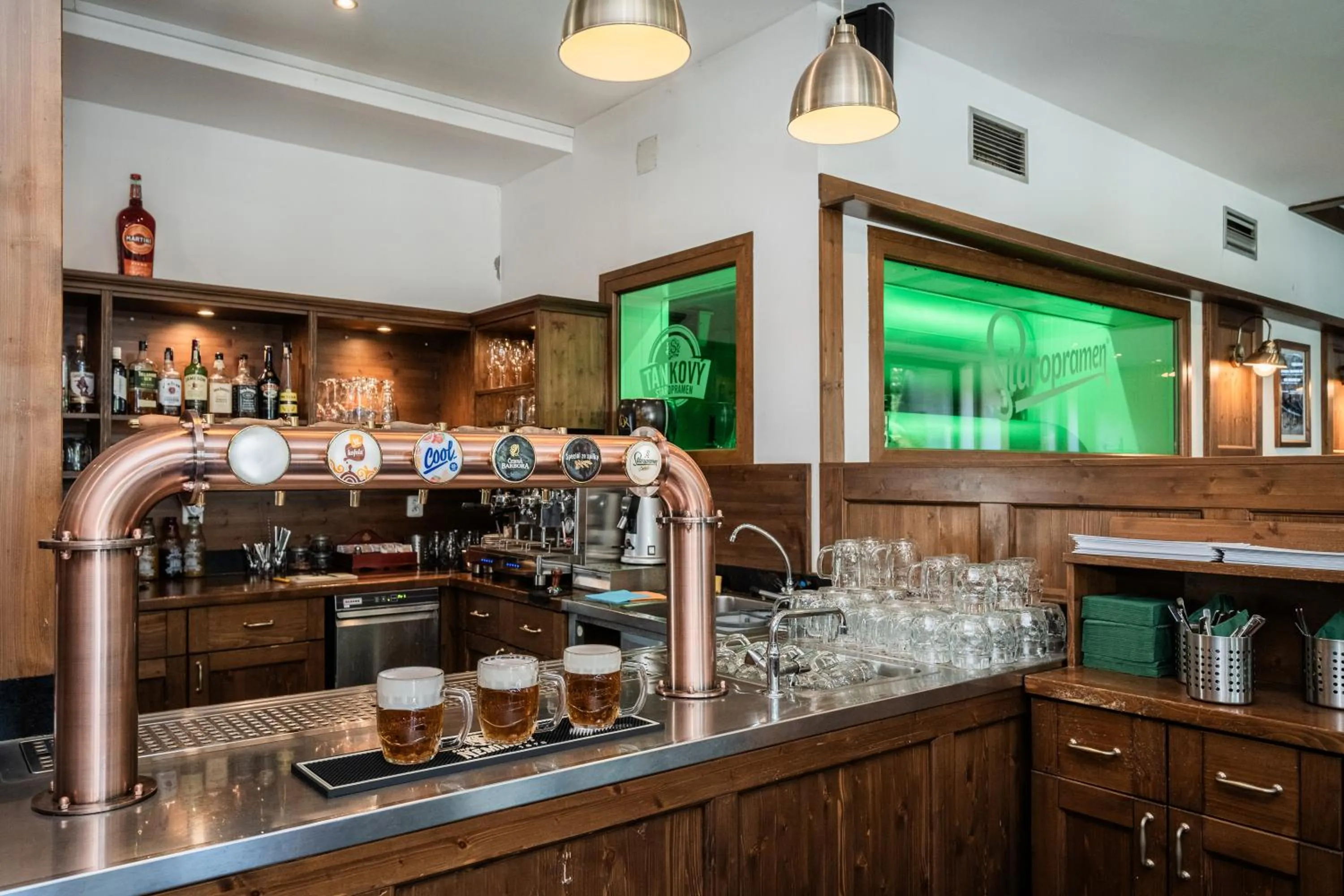 Restaurant/places to eat in Hotel Globus