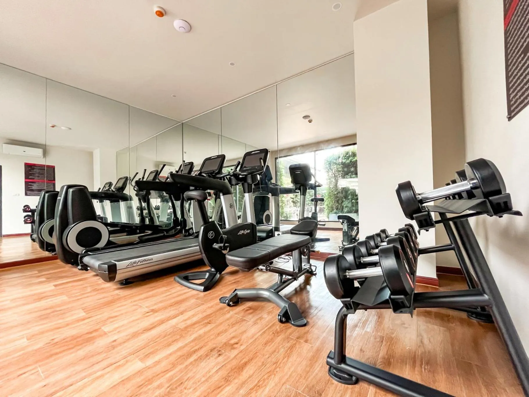 Fitness centre/facilities in SureStay by Best Western Iconic Ari-Jatujak