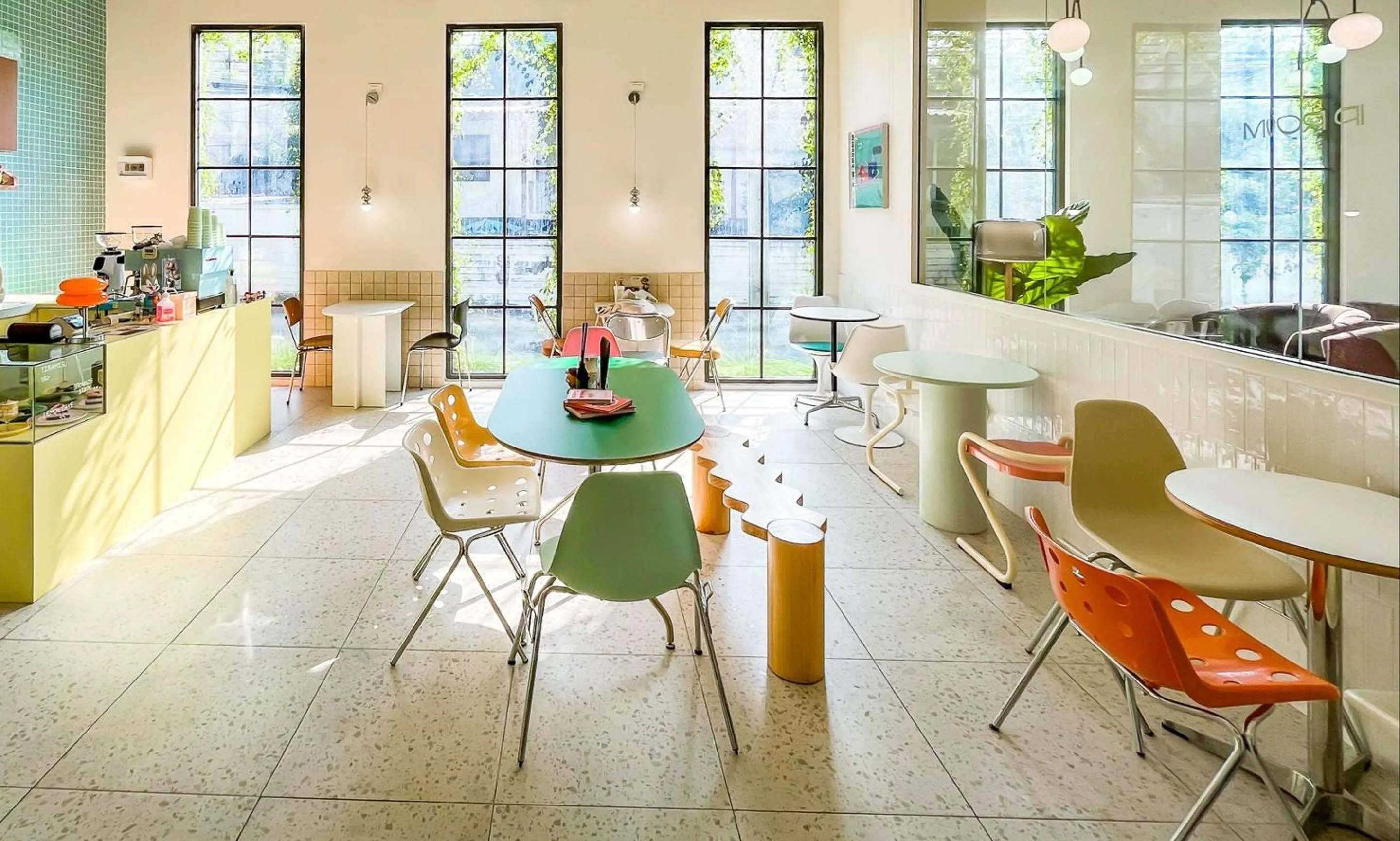 Restaurant/places to eat in SureStay by Best Western Iconic Ari-Jatujak