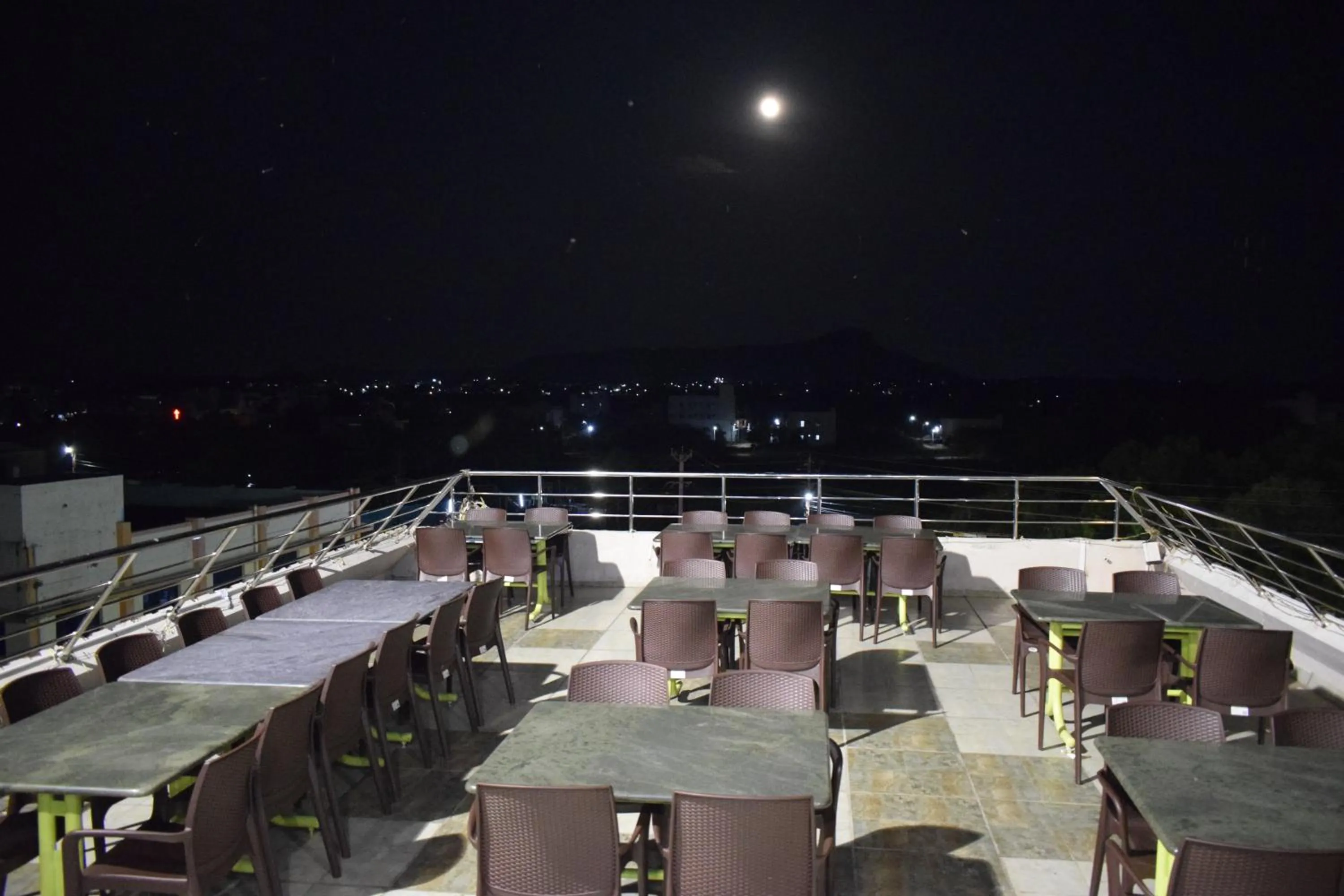 Restaurant/places to eat in Hotel Vijay Krishna