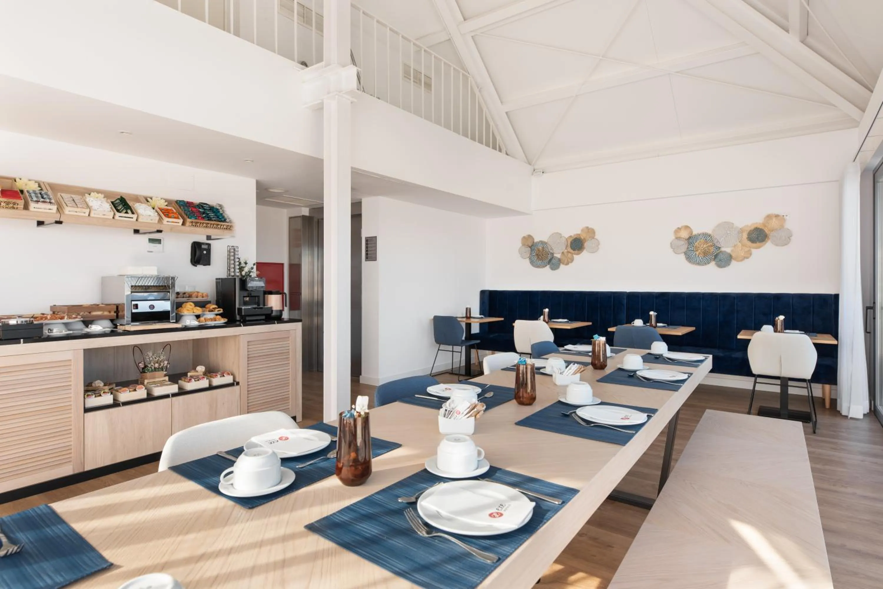 Buffet breakfast in Exe Vigo