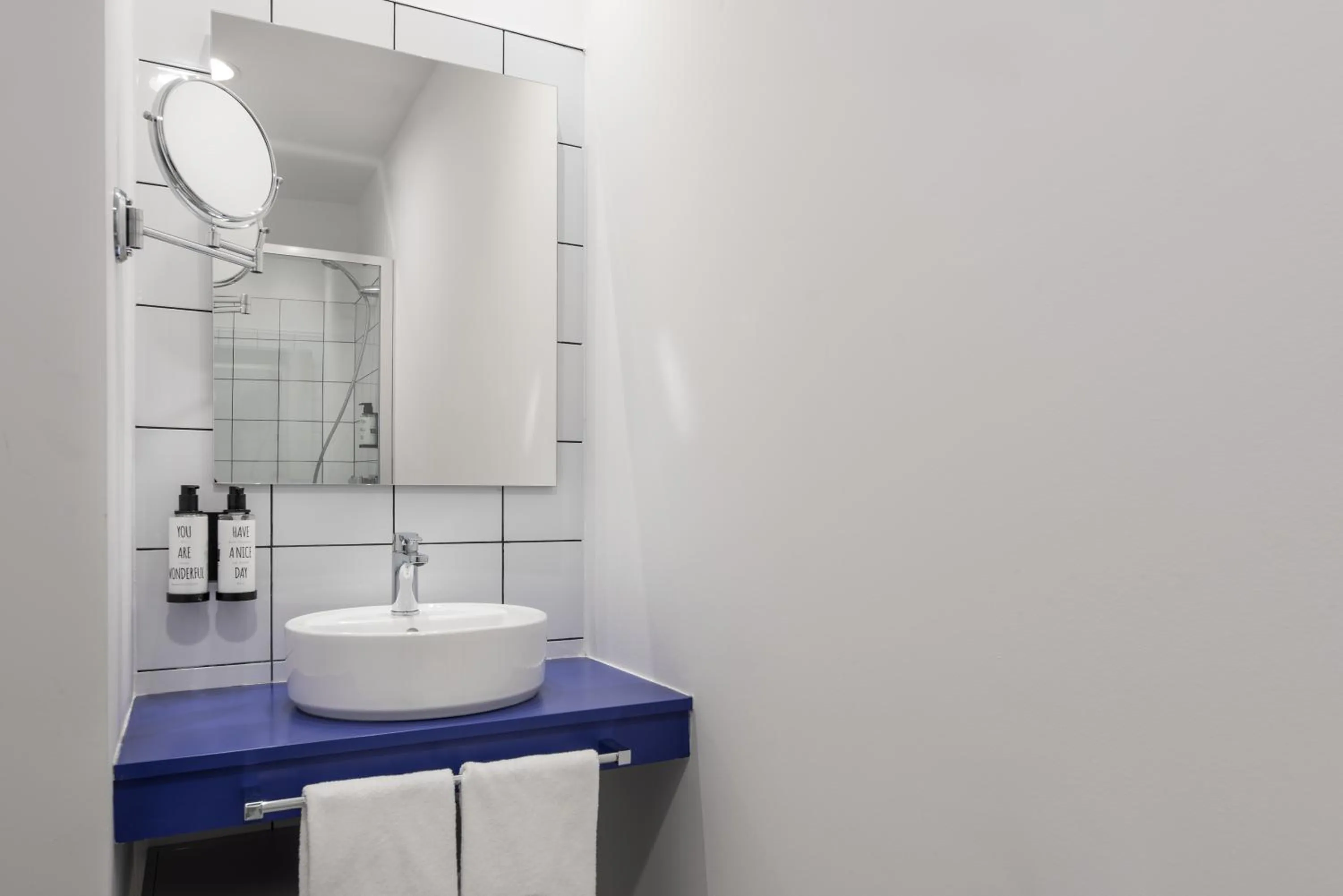 Bathroom in Exe Vigo