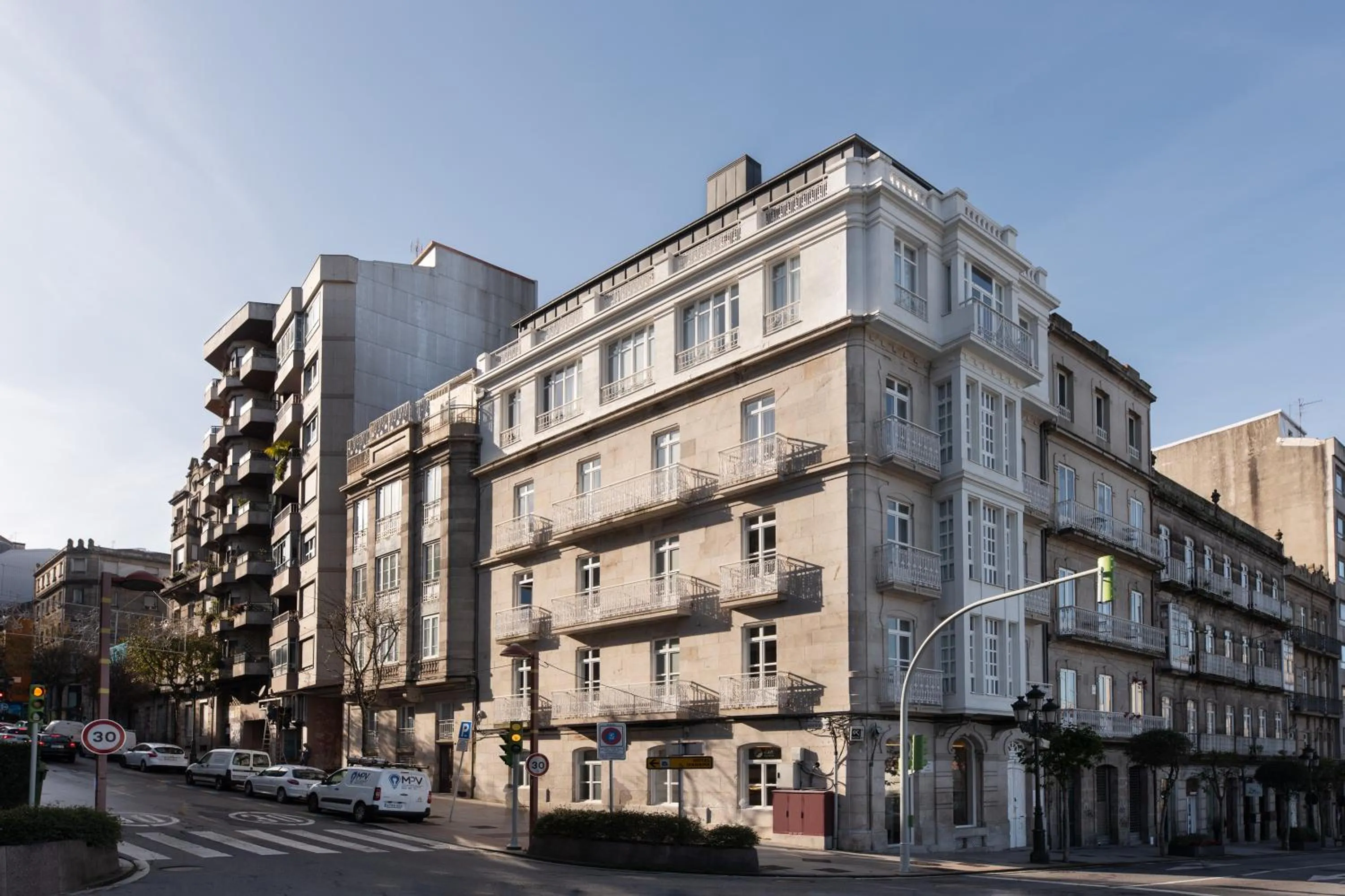 Property building in Exe Vigo