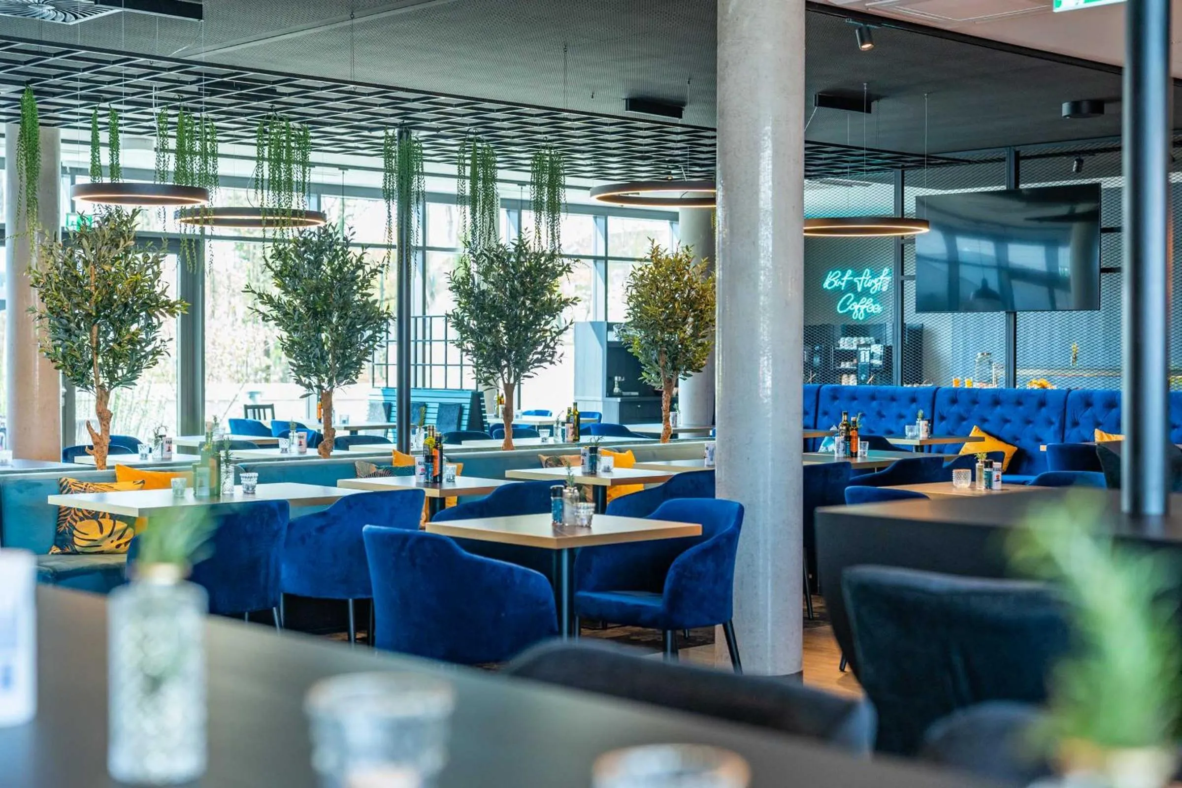 Restaurant/places to eat in Abasto Hotel Dachau