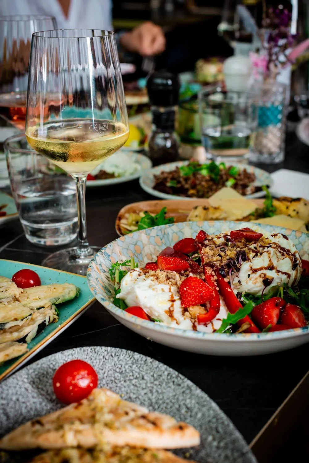 Restaurant/places to eat in Abasto Hotel Dachau