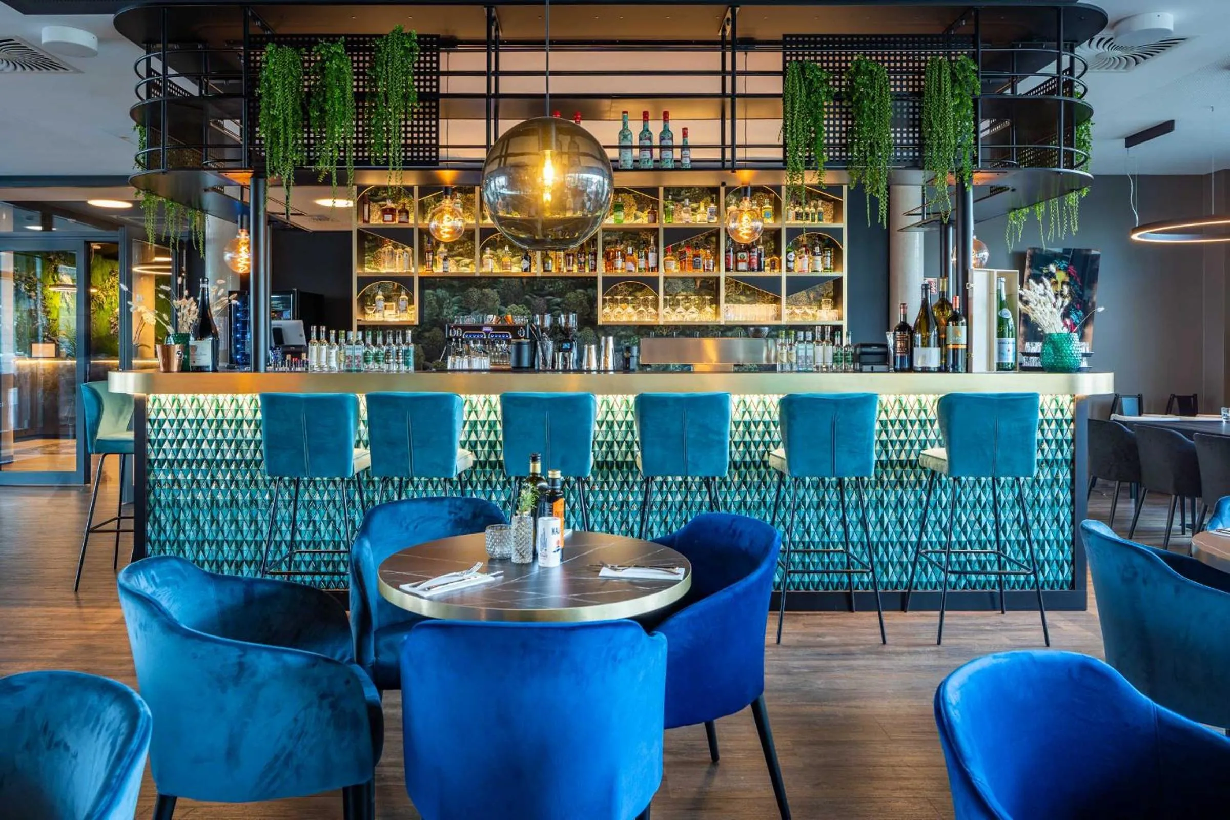 Restaurant/places to eat in Abasto Hotel Dachau