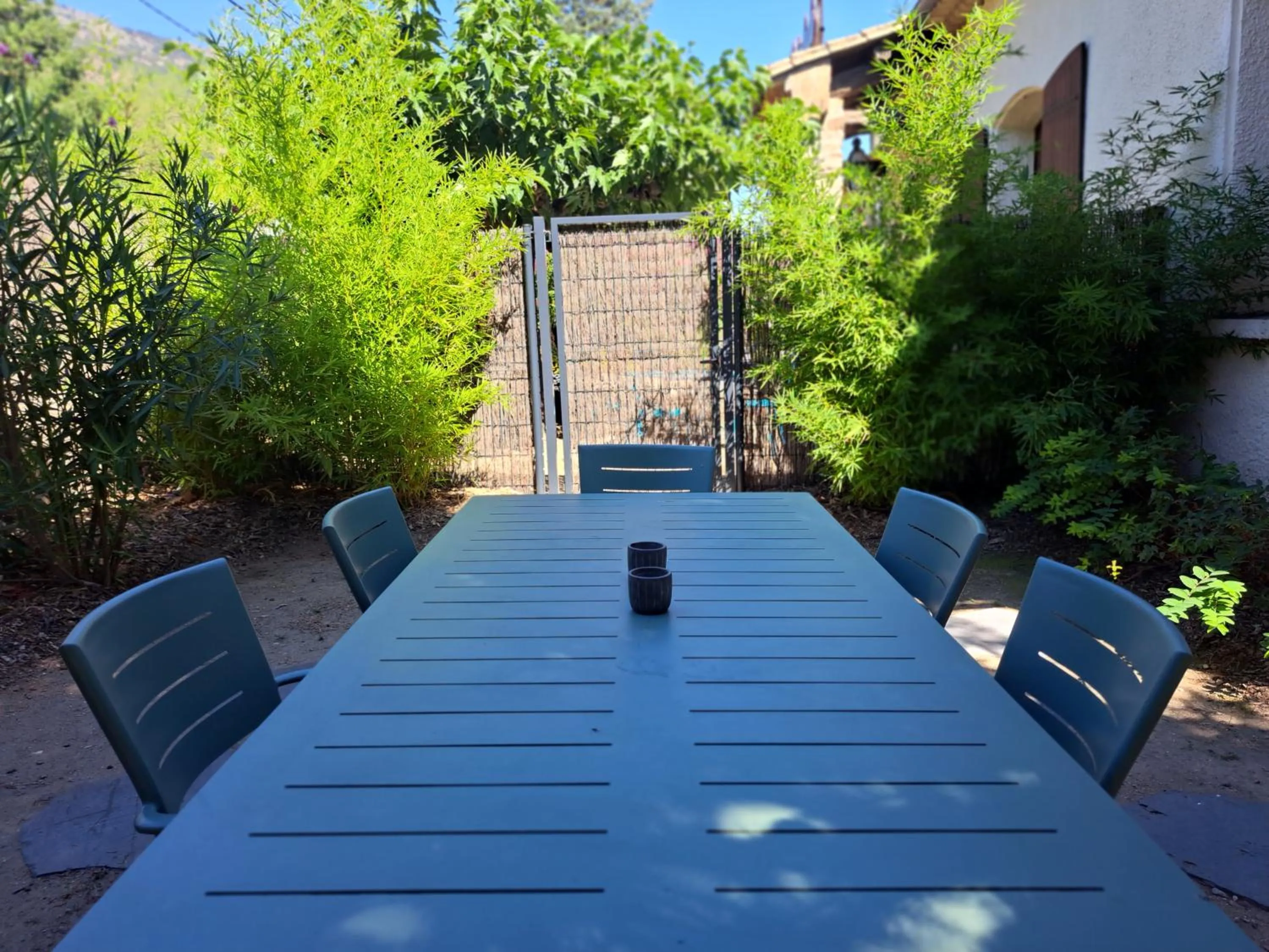 Garden view in L'Interlude