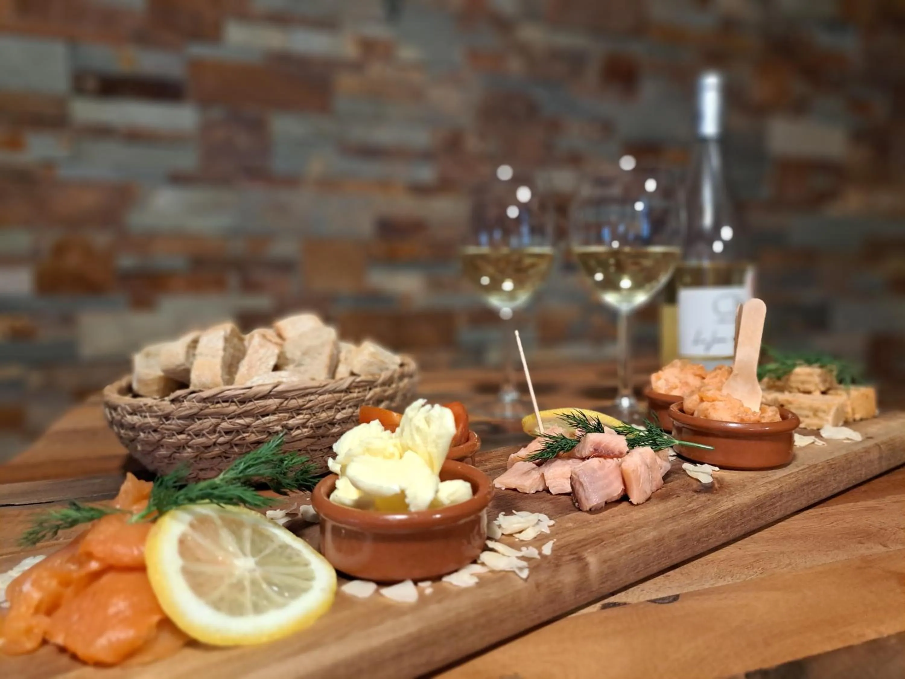 Restaurant/places to eat in L'Interlude