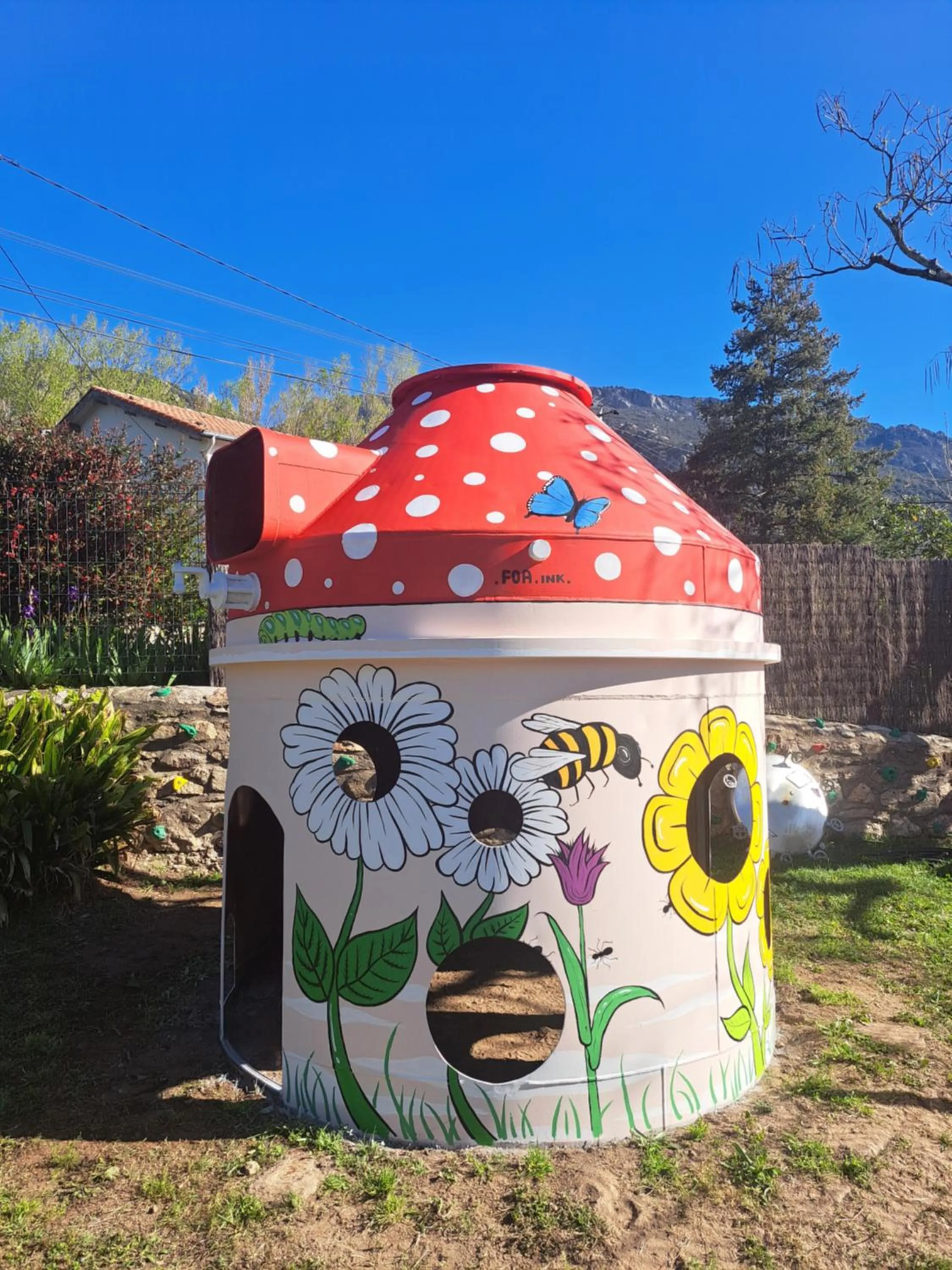 Children play ground in L'Interlude