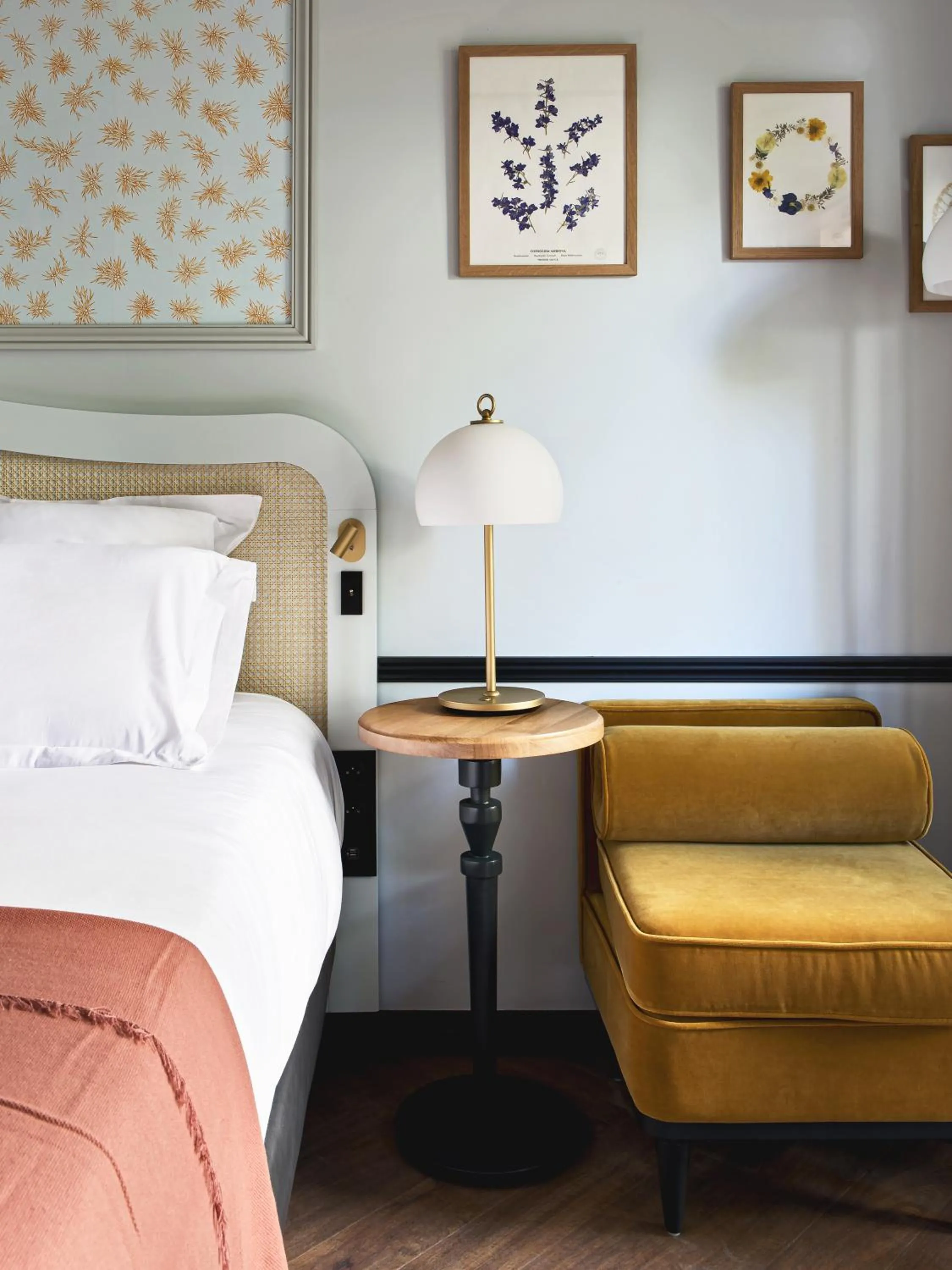 Bedroom, Bed in Hôtel Botaniste