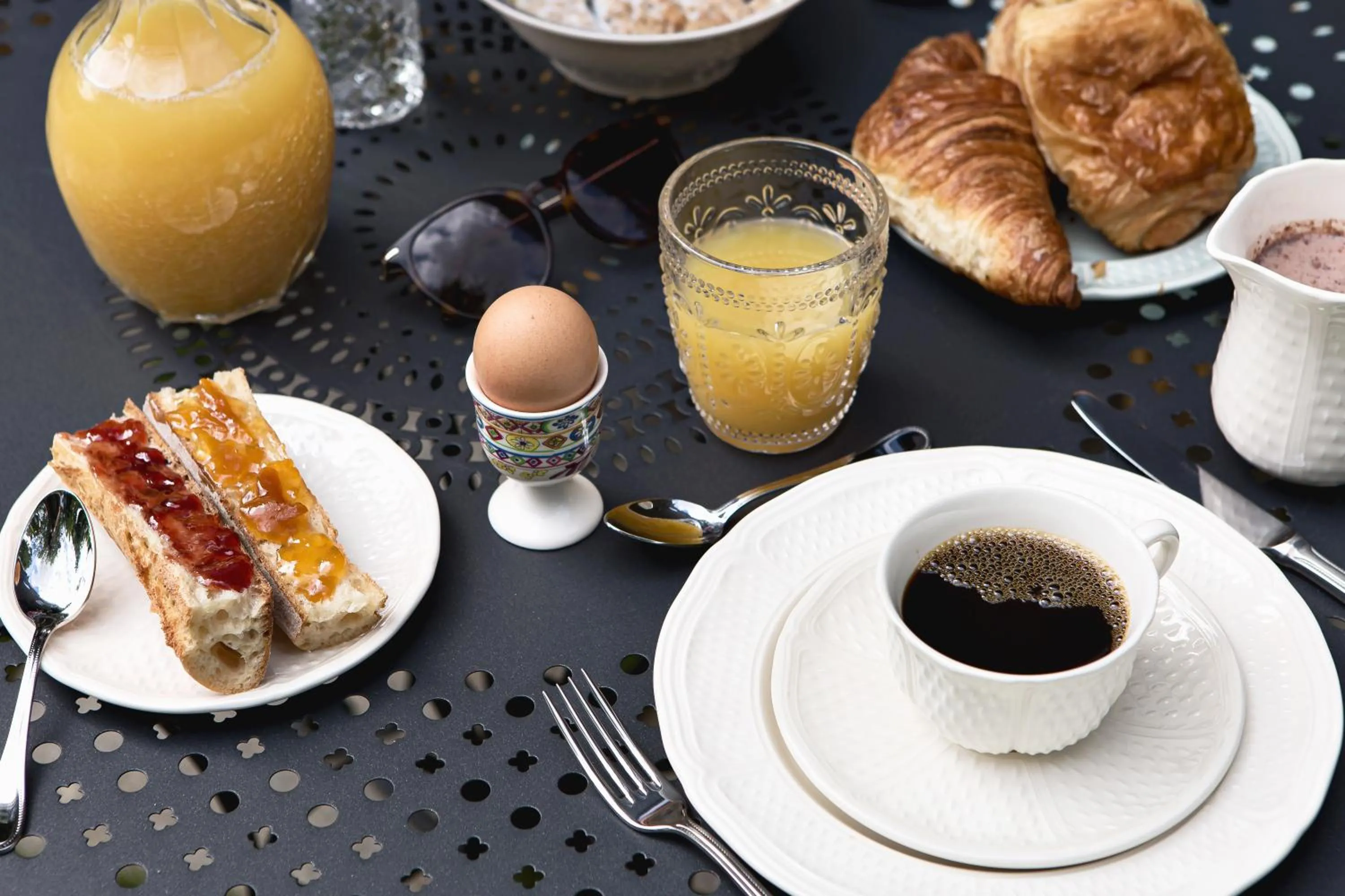 Breakfast in Hôtel Botaniste