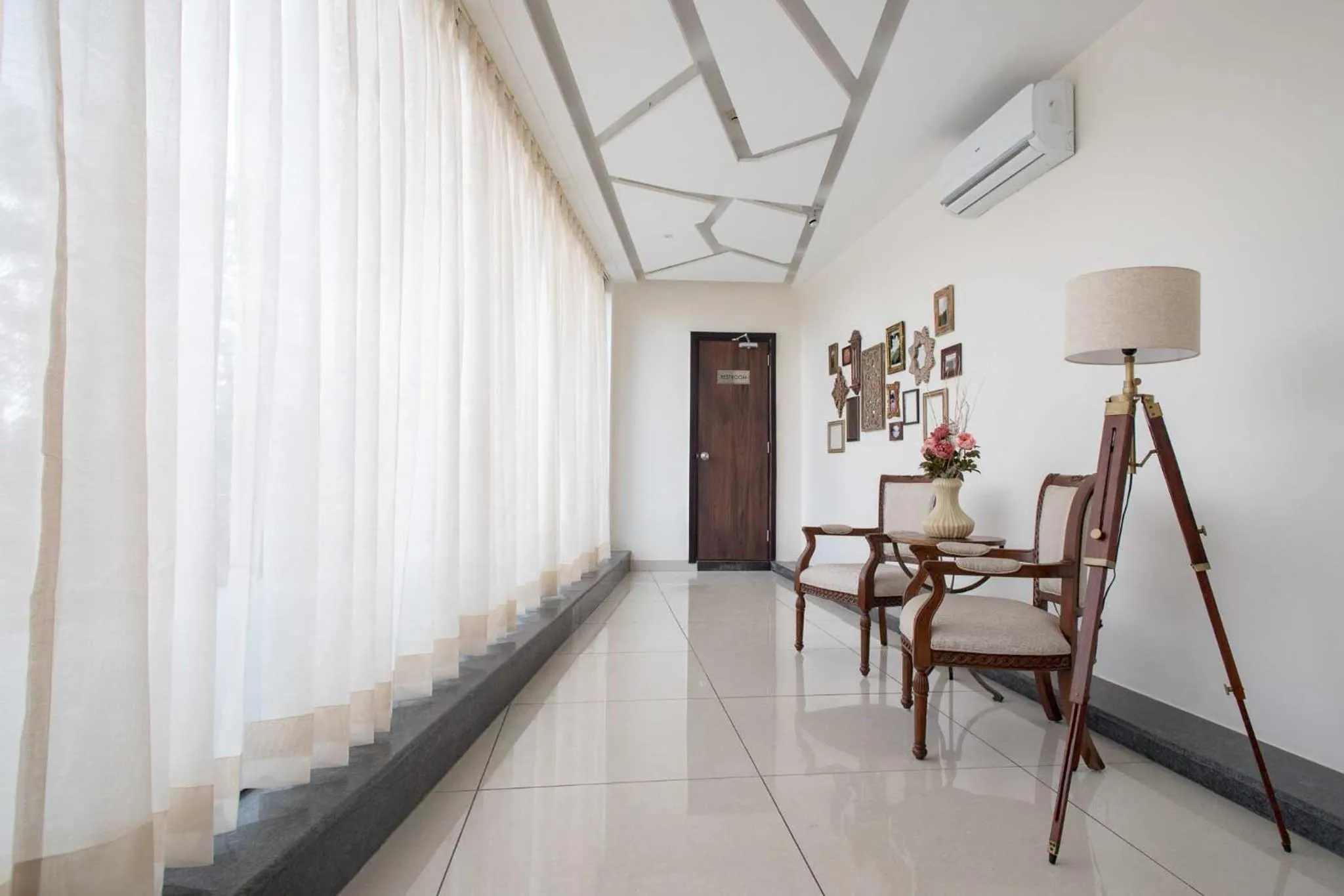 Seating area in Hotel Alaya