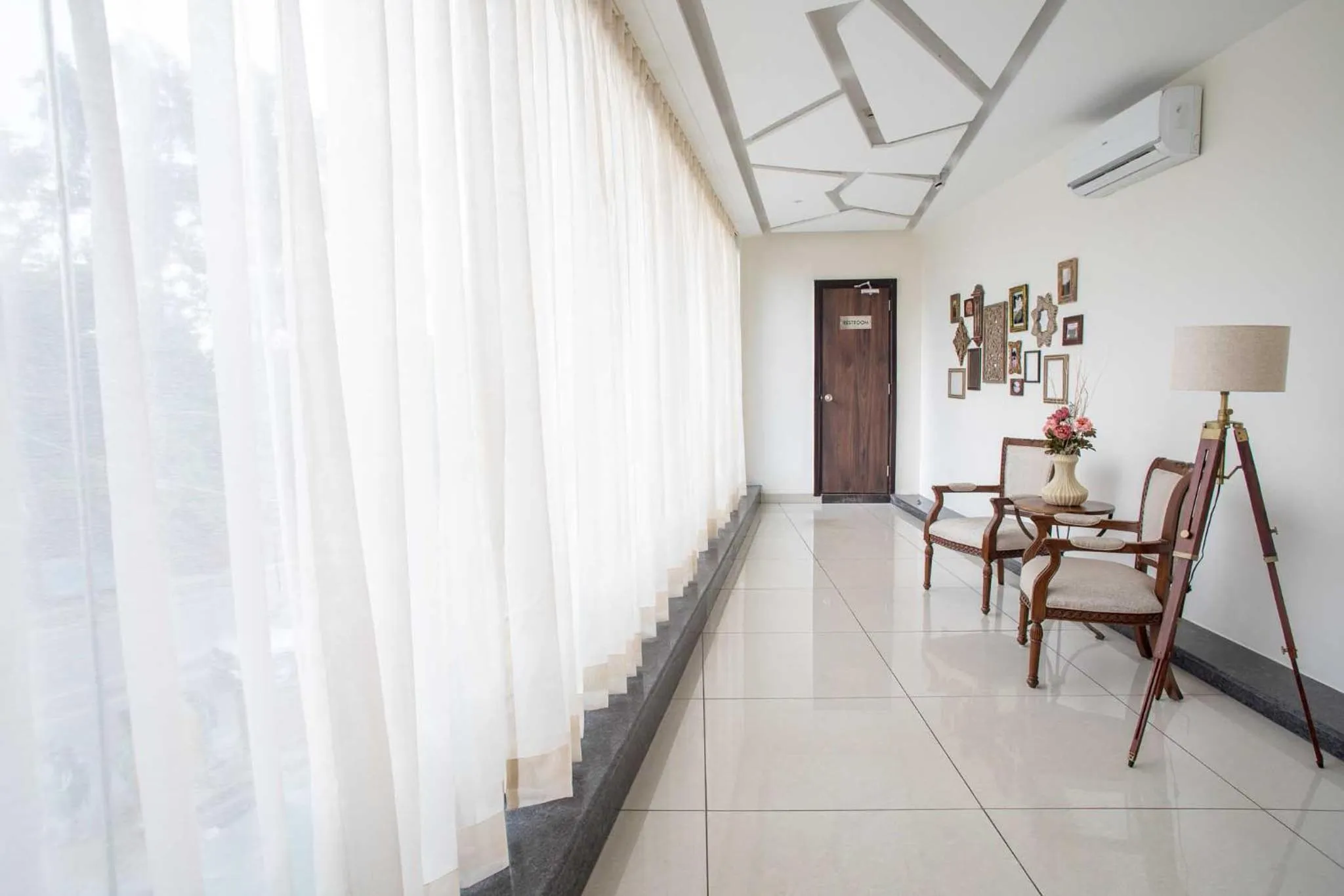 Seating area in Hotel Alaya