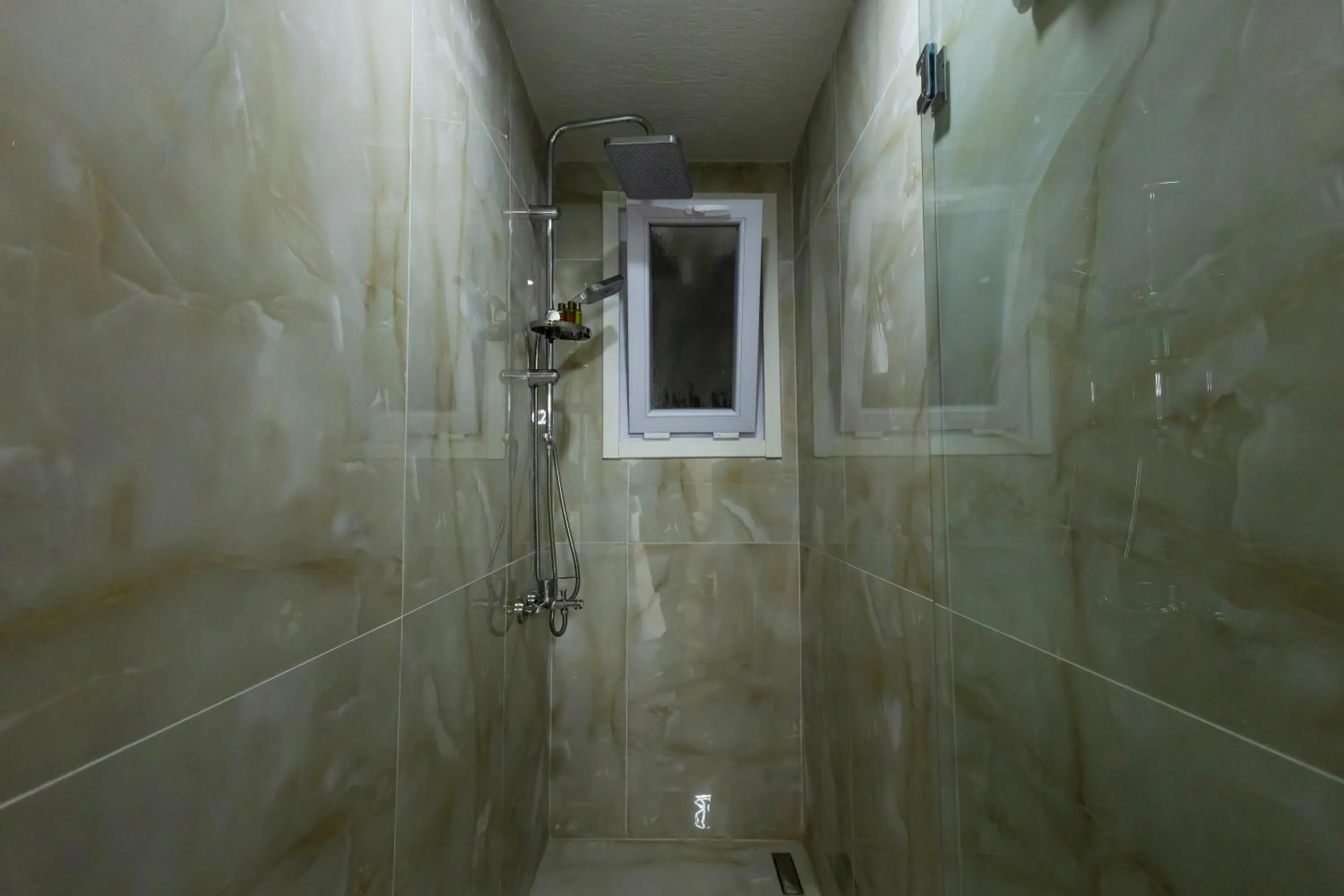 Shower in Fragments Hotel