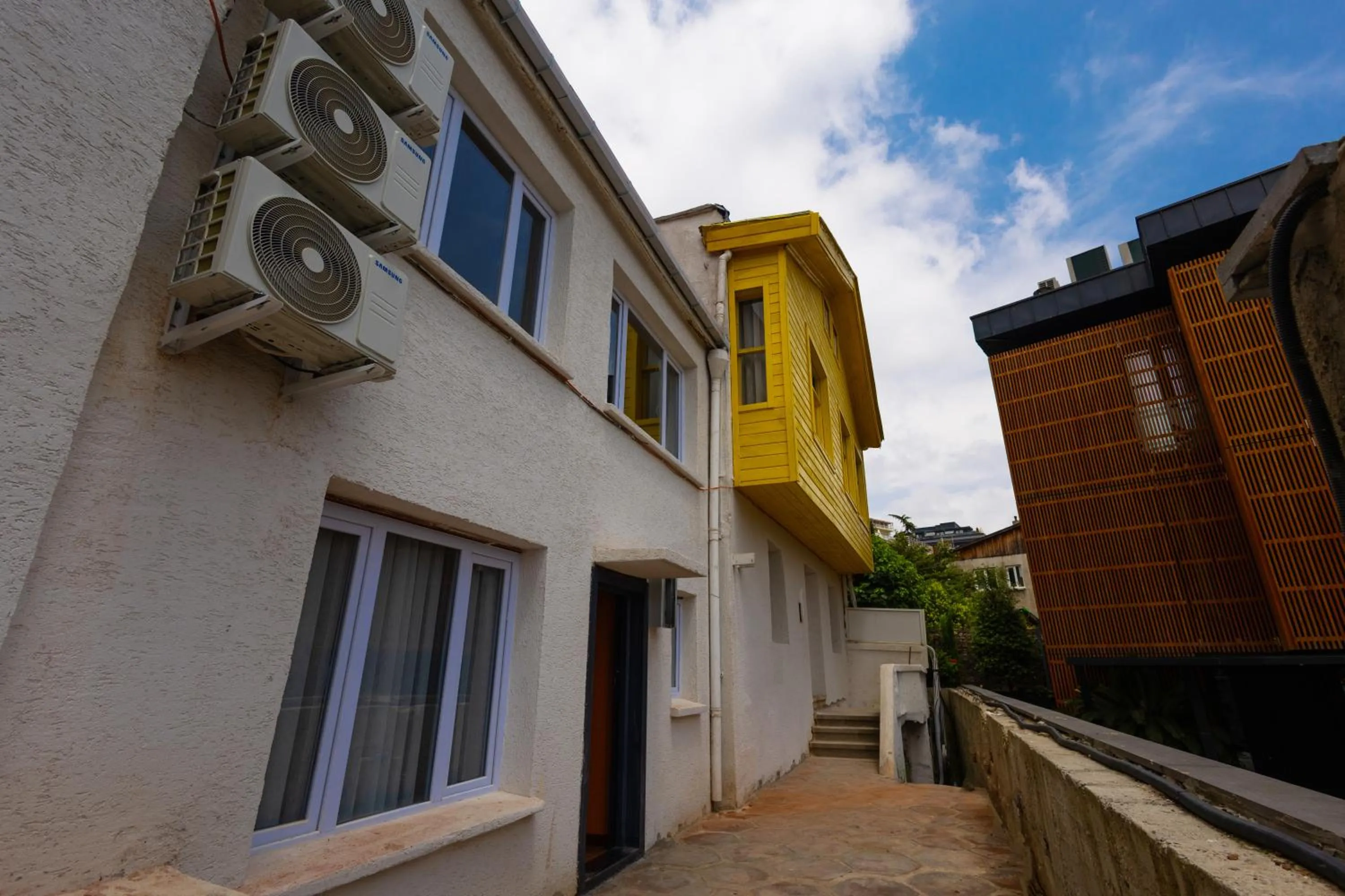 Property building in Fragments Hotel