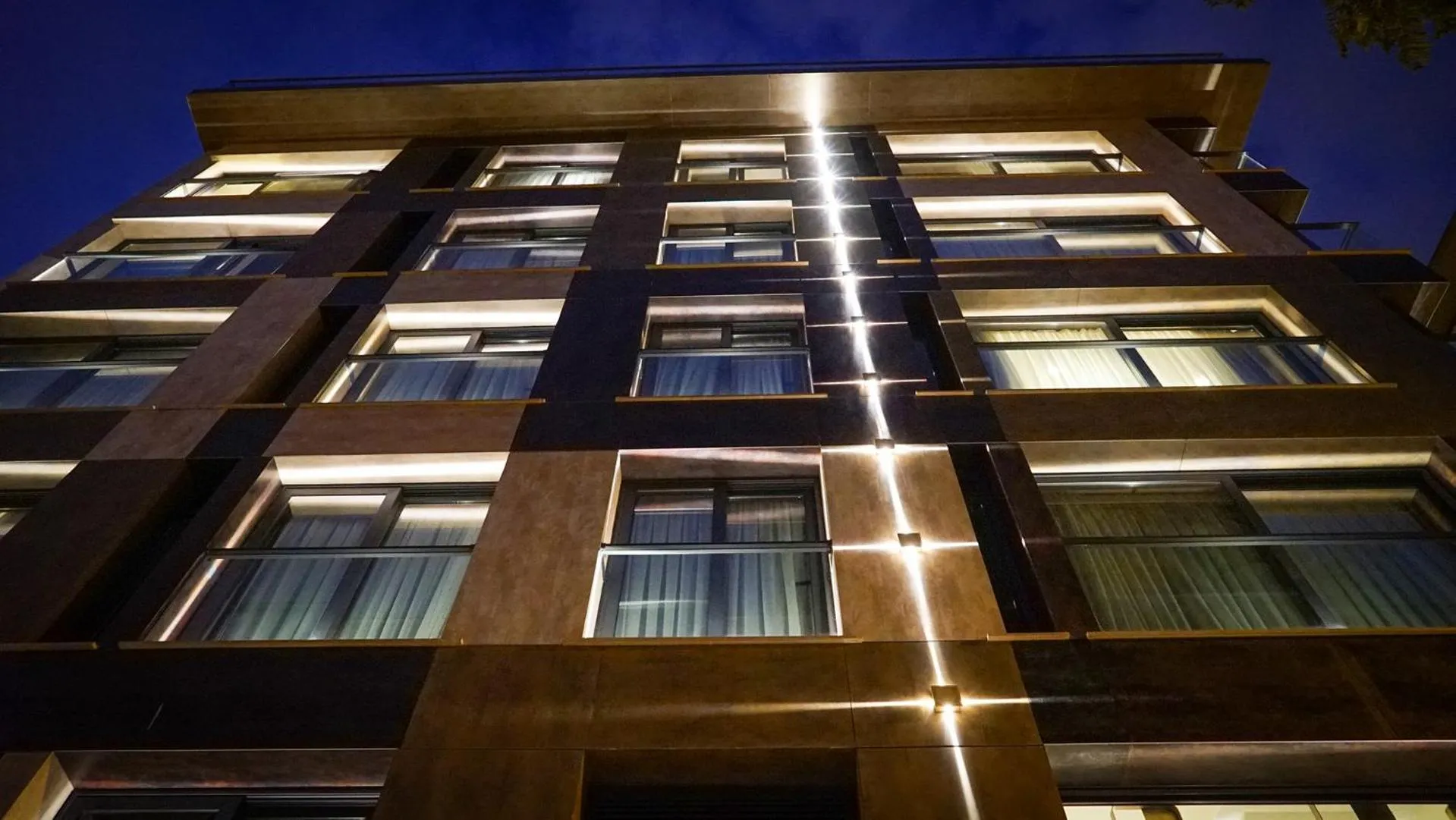 Property building in Fragments Hotel