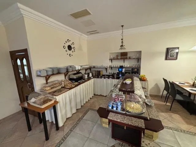 Restaurant/places to eat in Hotel Panorama