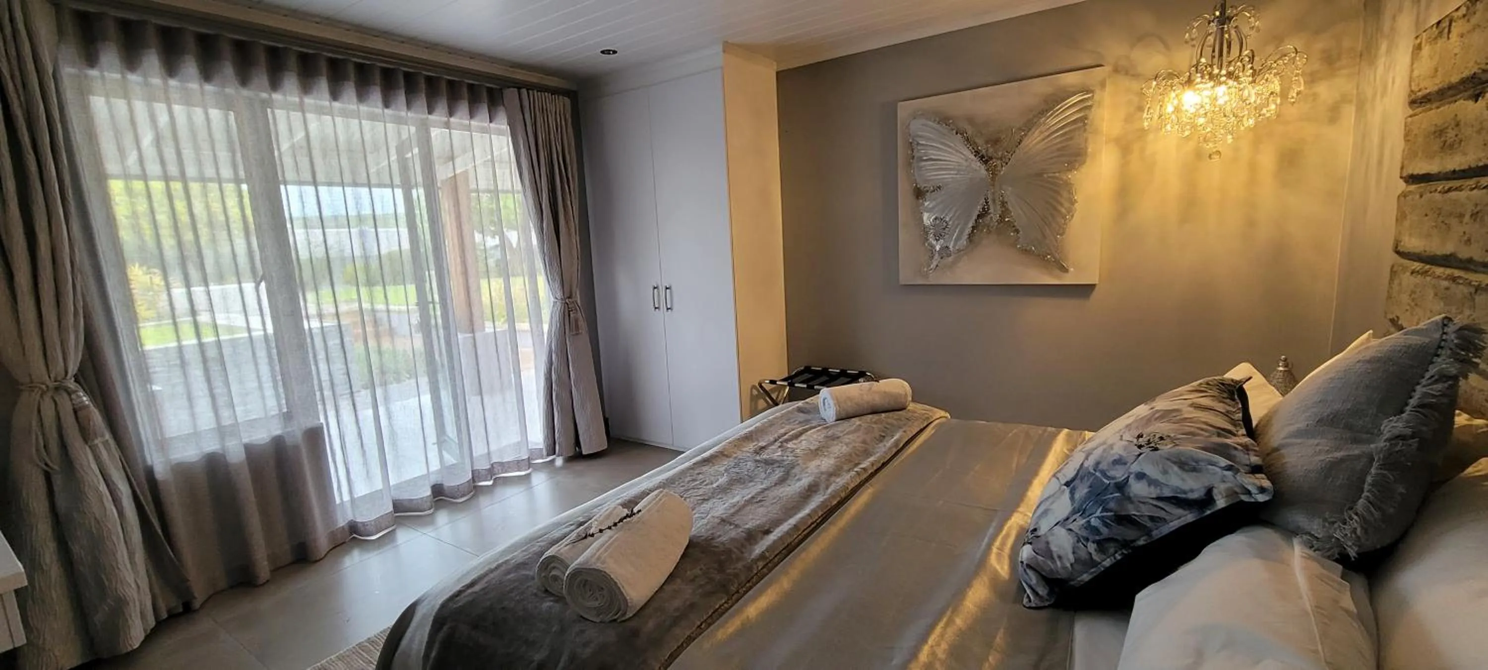 Bedroom, Bed in Rox and Sea Country Lodge