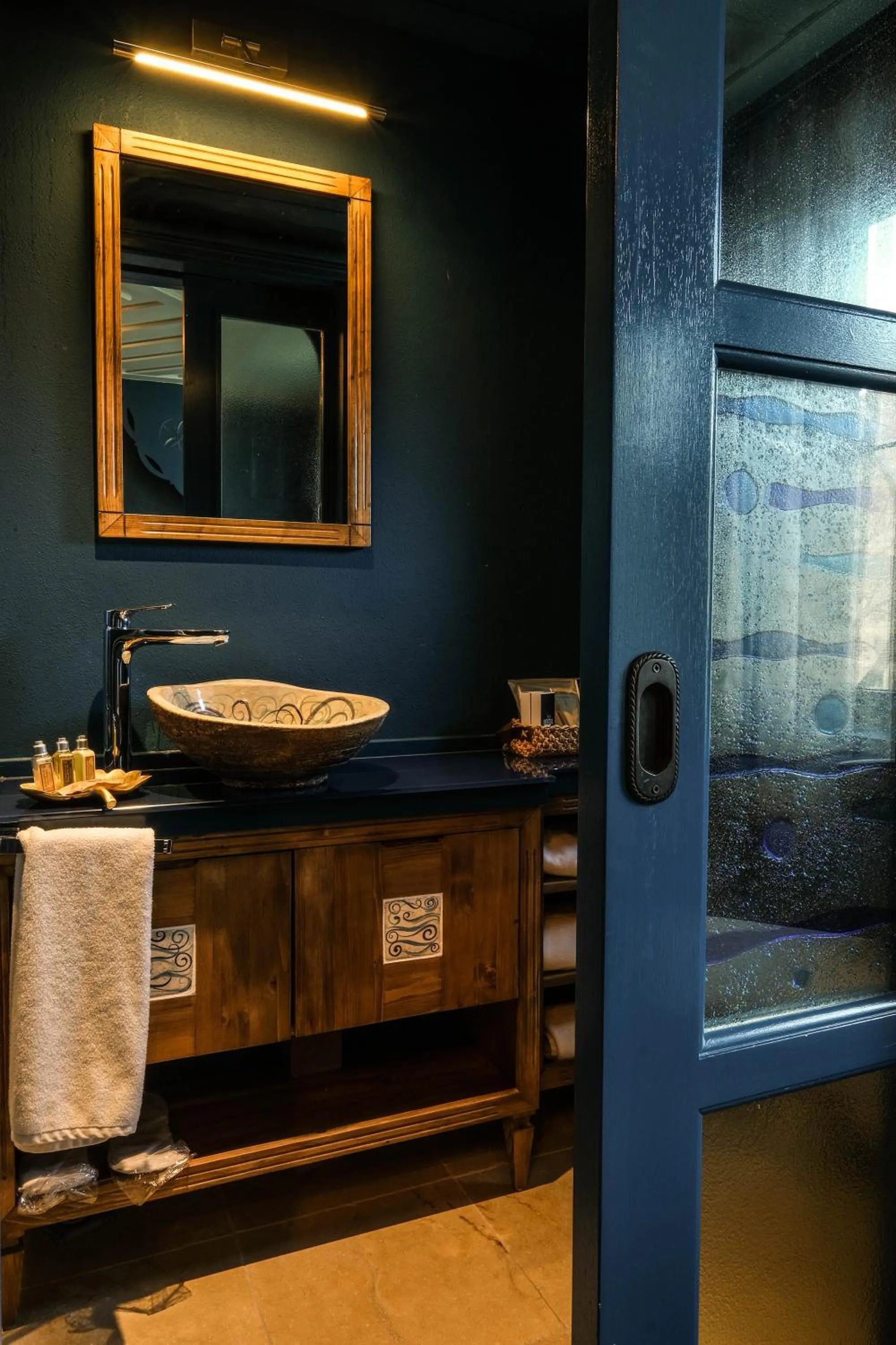 Bathroom in Kocadon Hotel