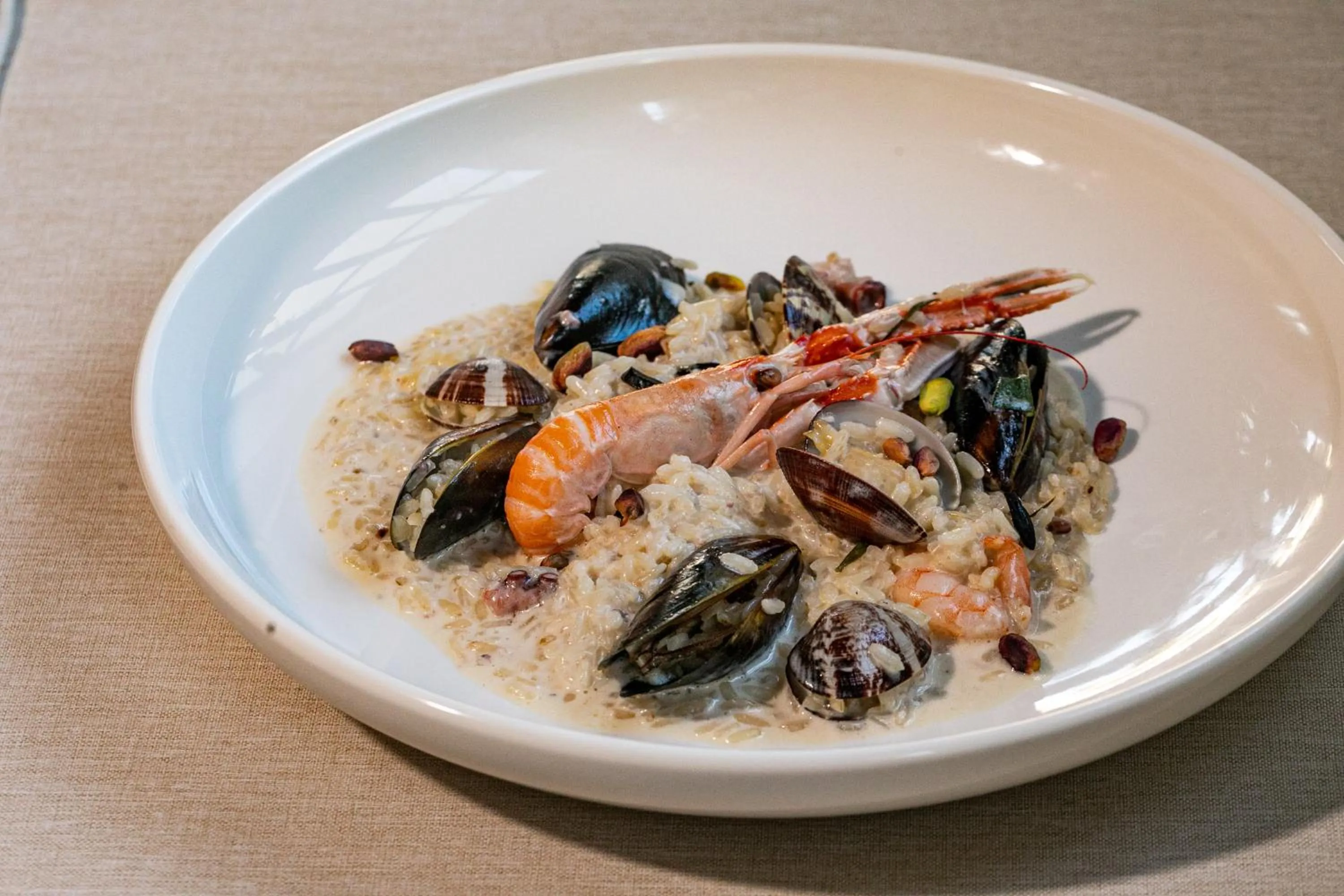 Restaurant/places to eat in Kocadon Hotel