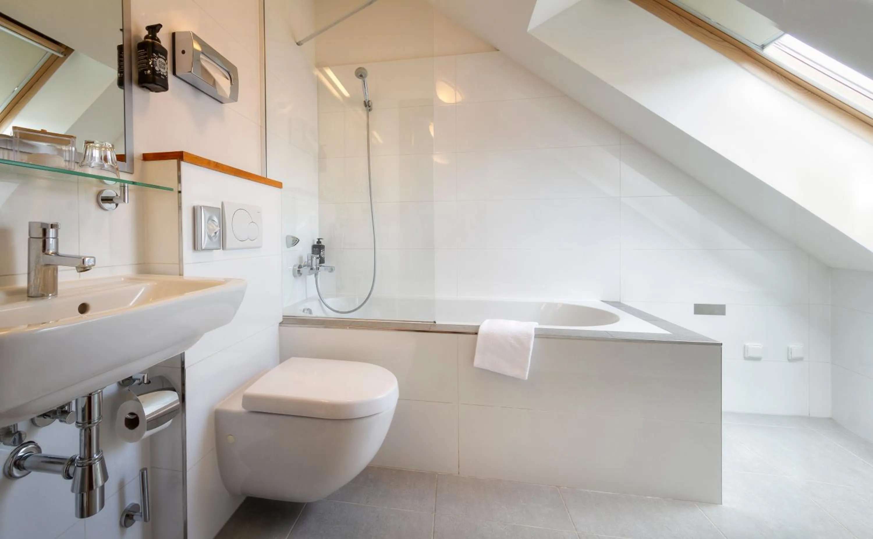 Toilet in Hotel Páv