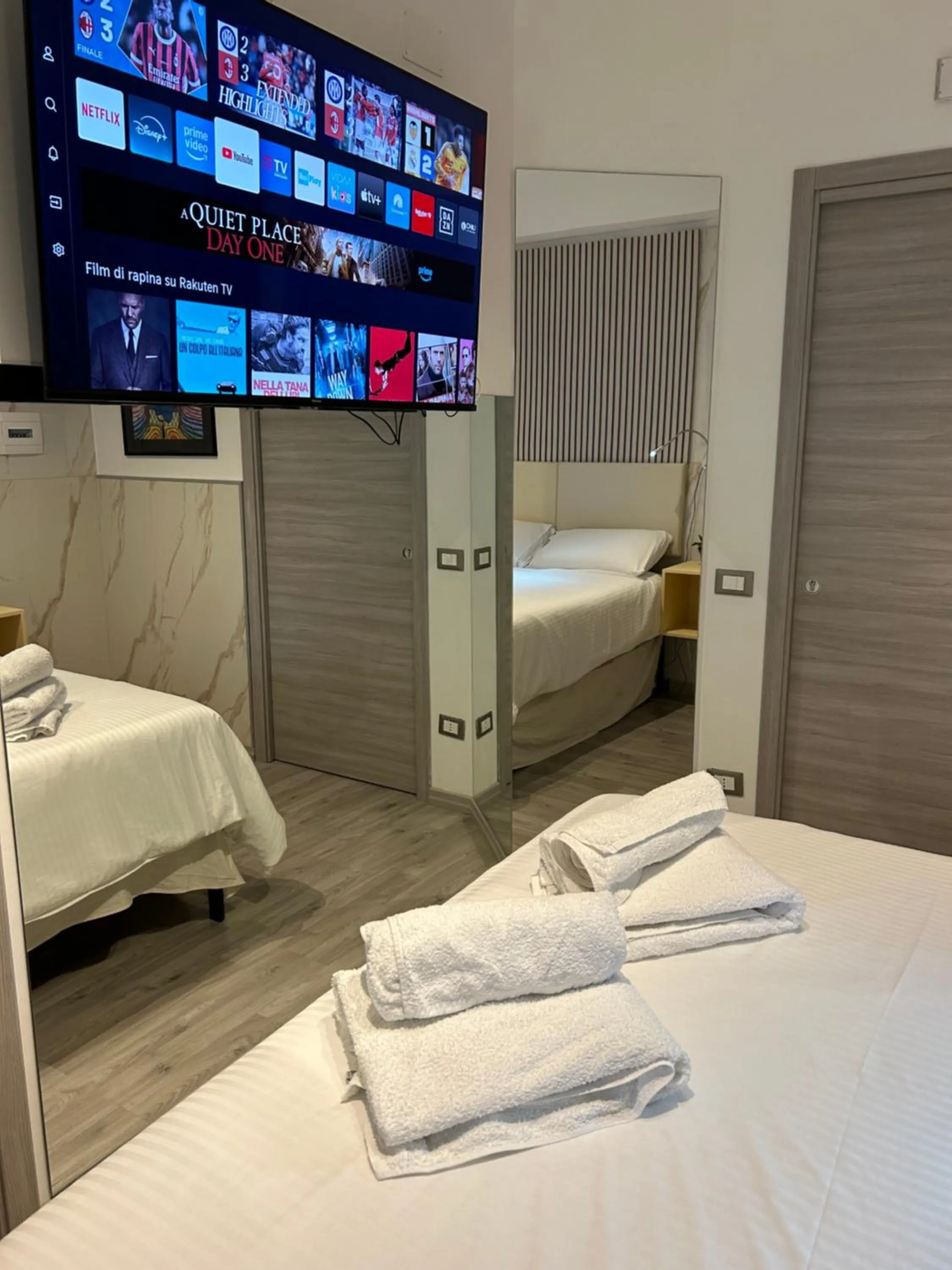 TV and multimedia, Bed in Confort Suites