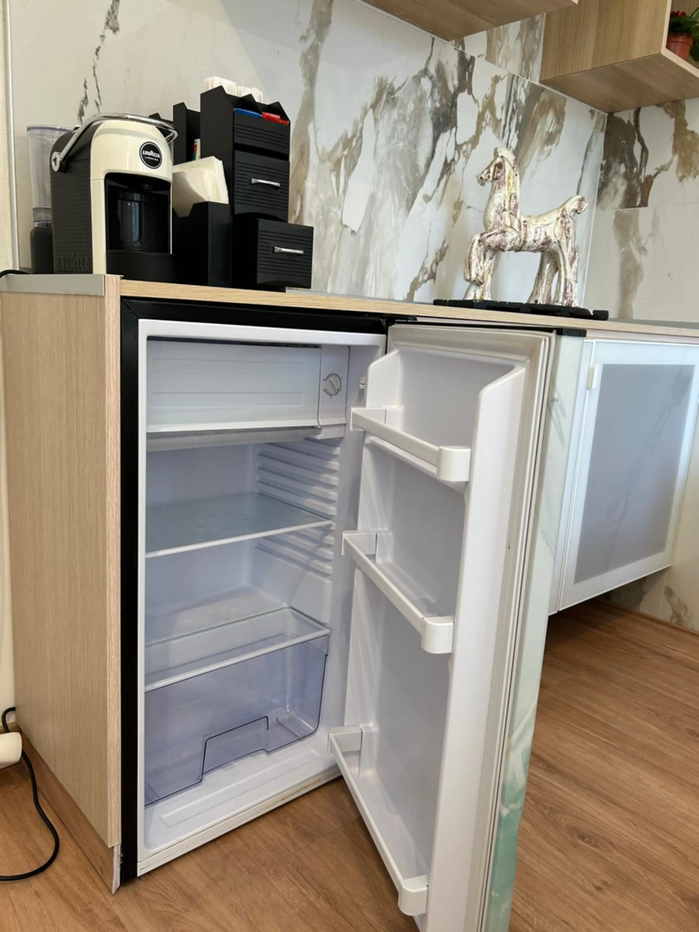 minibar in Confort Suites