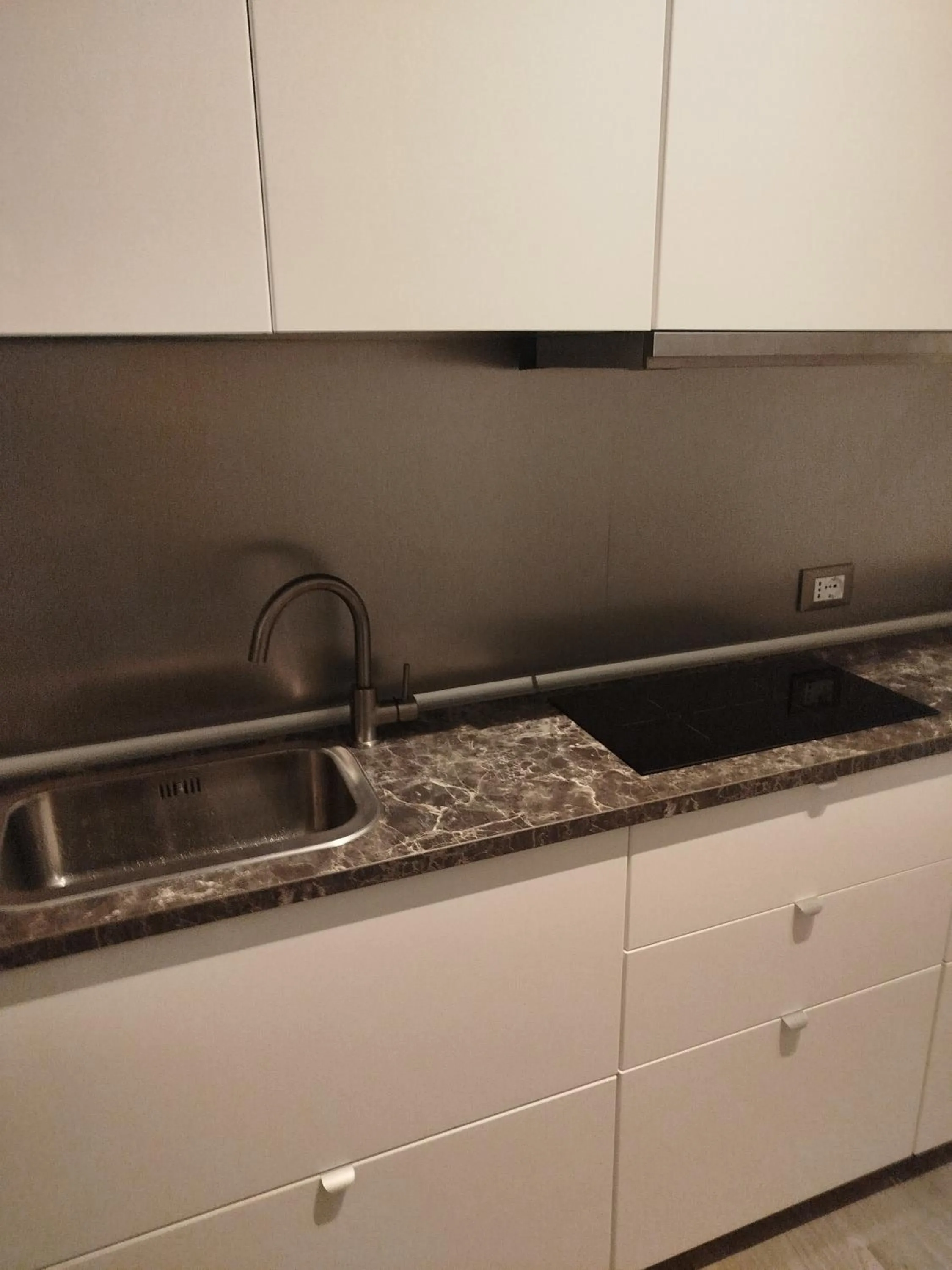 Kitchen or kitchenette in Confort Suites