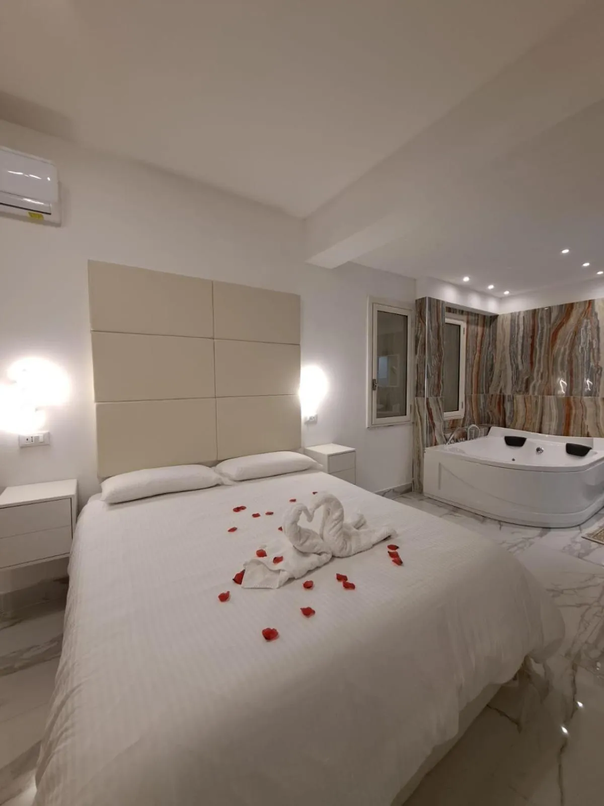 Bed in Confort Suites