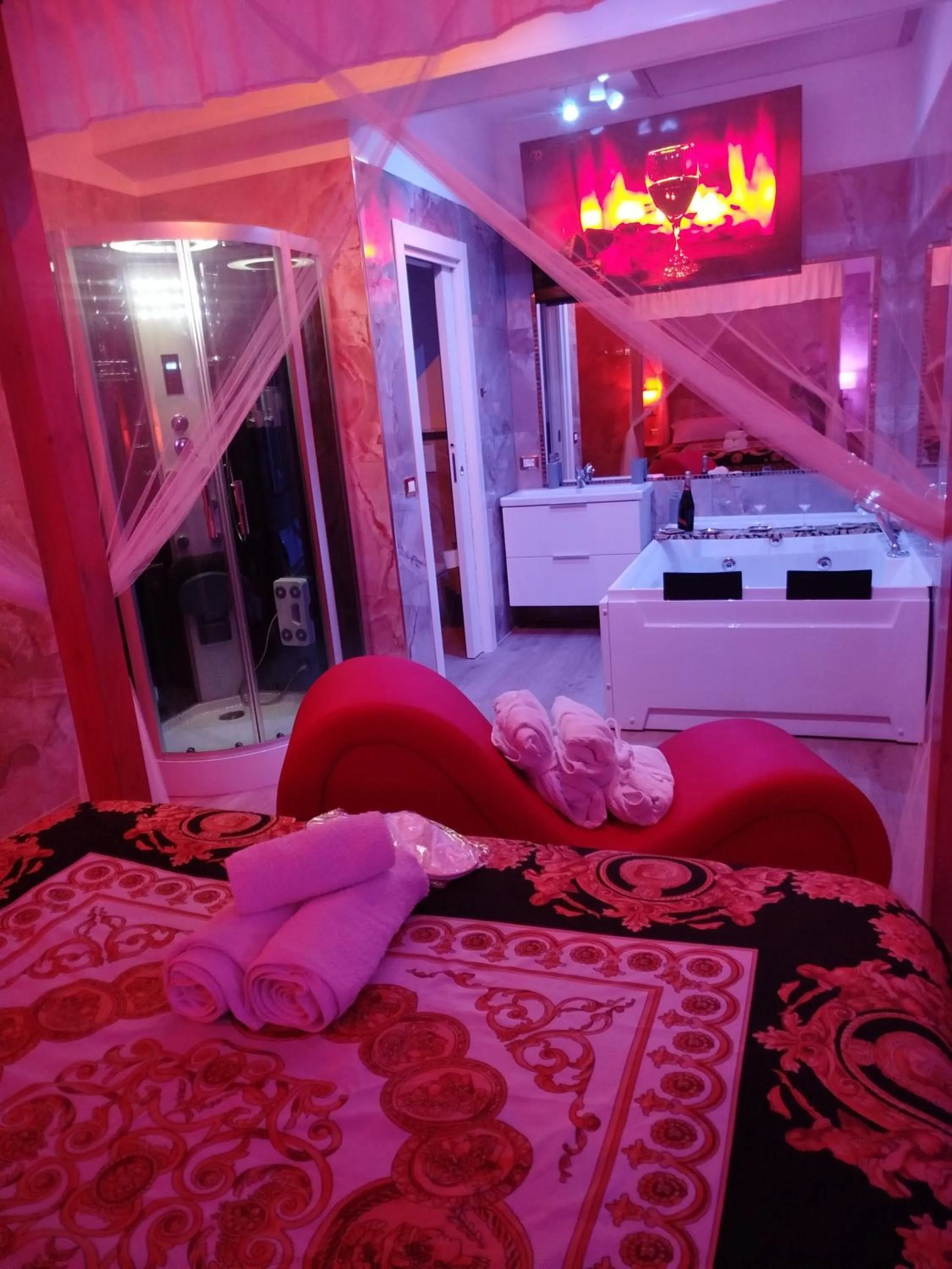 Bed in Confort Suites