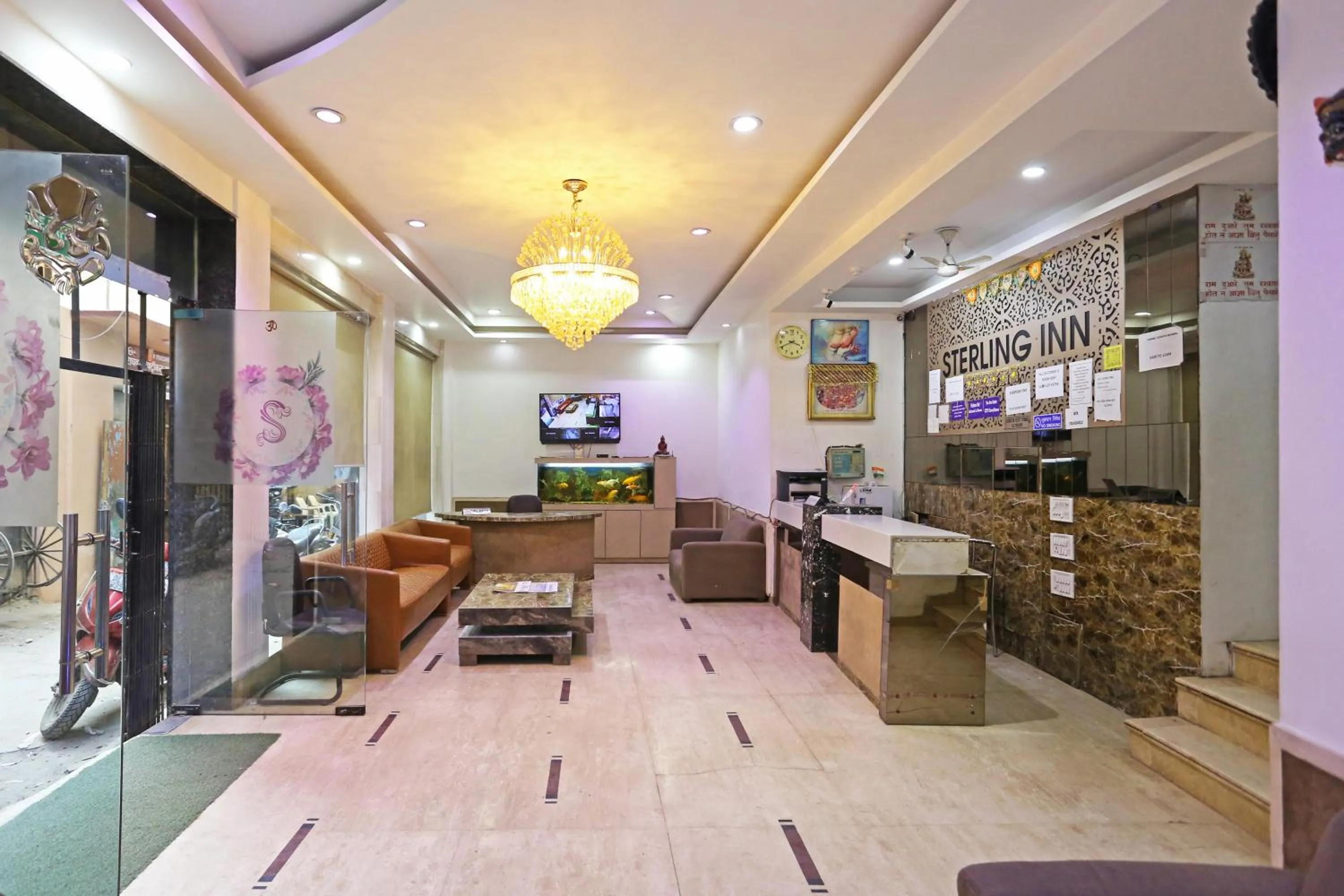 Lobby or reception in Hotel Sterling Inn, New Delhi