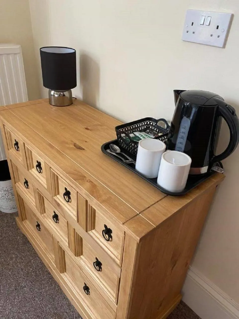 Bedroom in Burlington Hotel