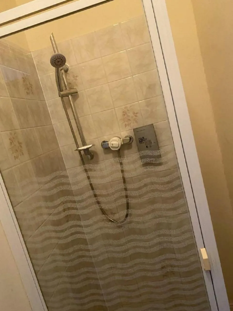 Shower in Burlington Hotel