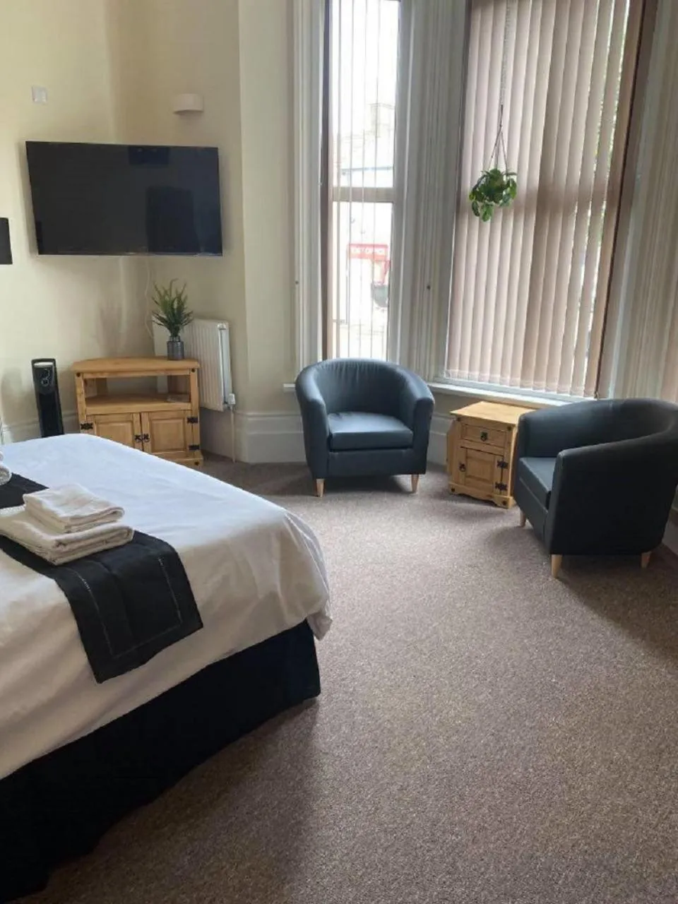 TV and multimedia in Burlington Hotel