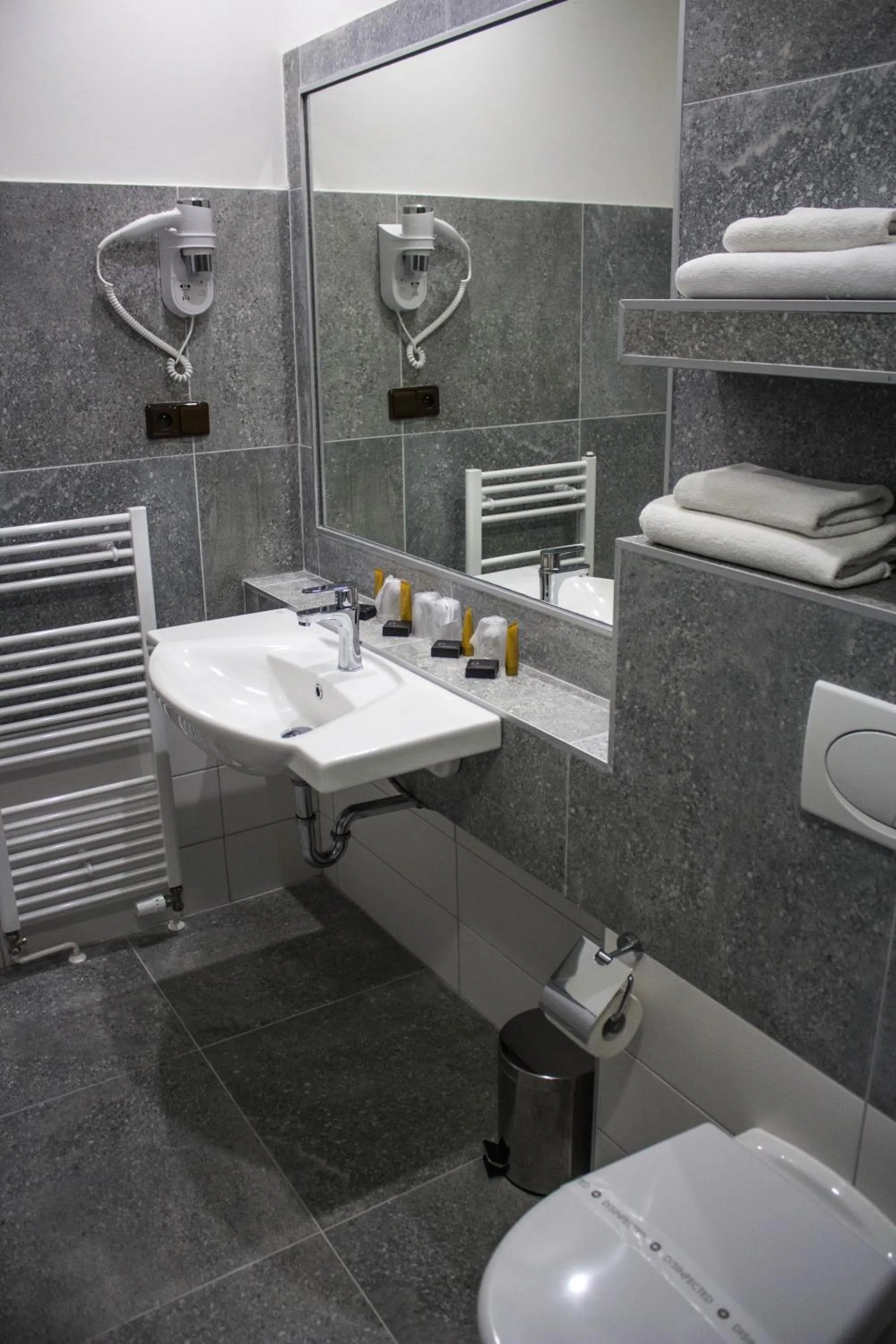 Bathroom in Hotel Continental