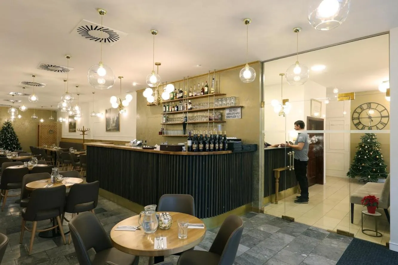 Restaurant/places to eat in U Stare Pani - At the Old Lady Hotel