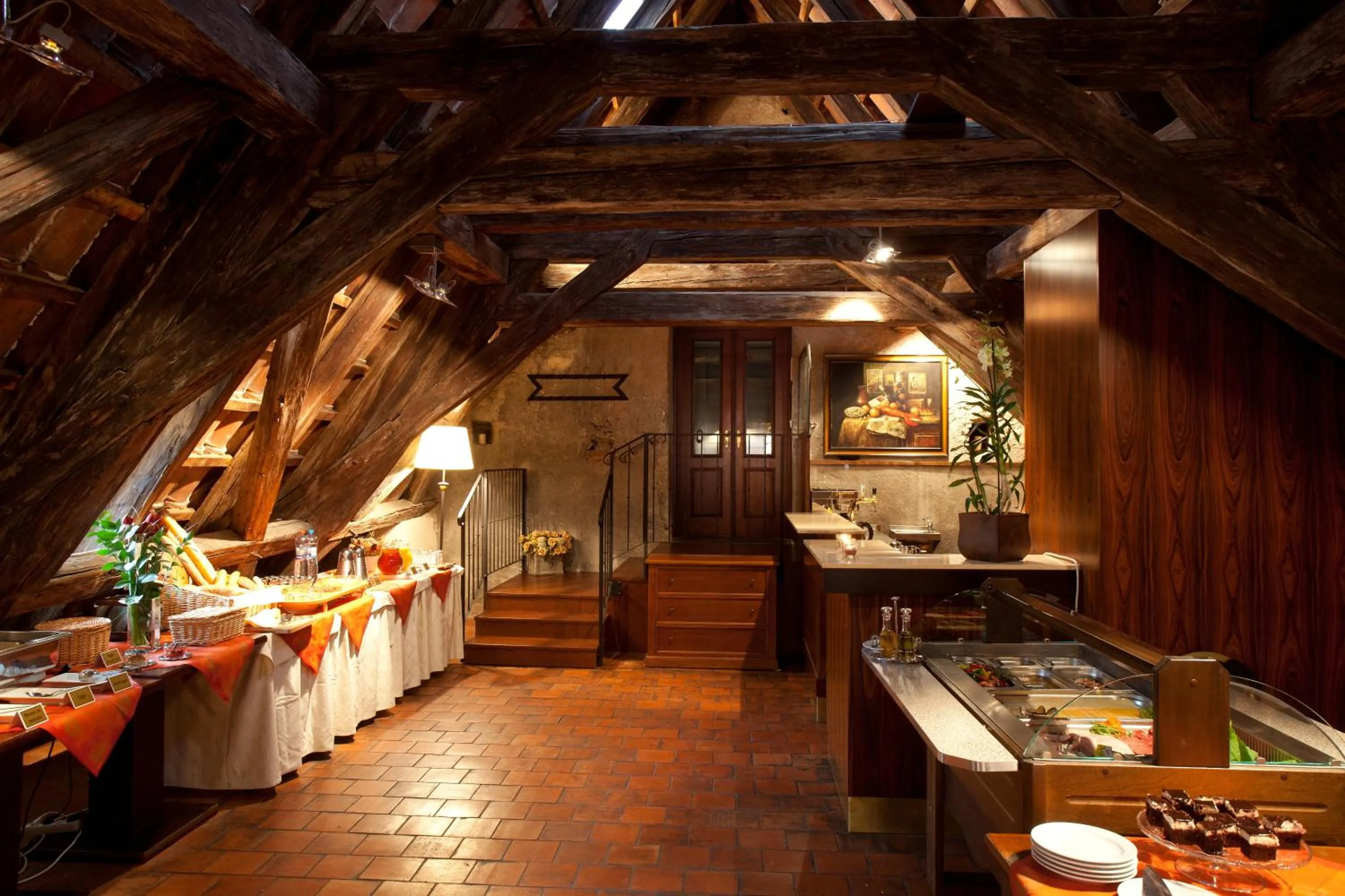 Restaurant/places to eat in Appia Hotel Residences