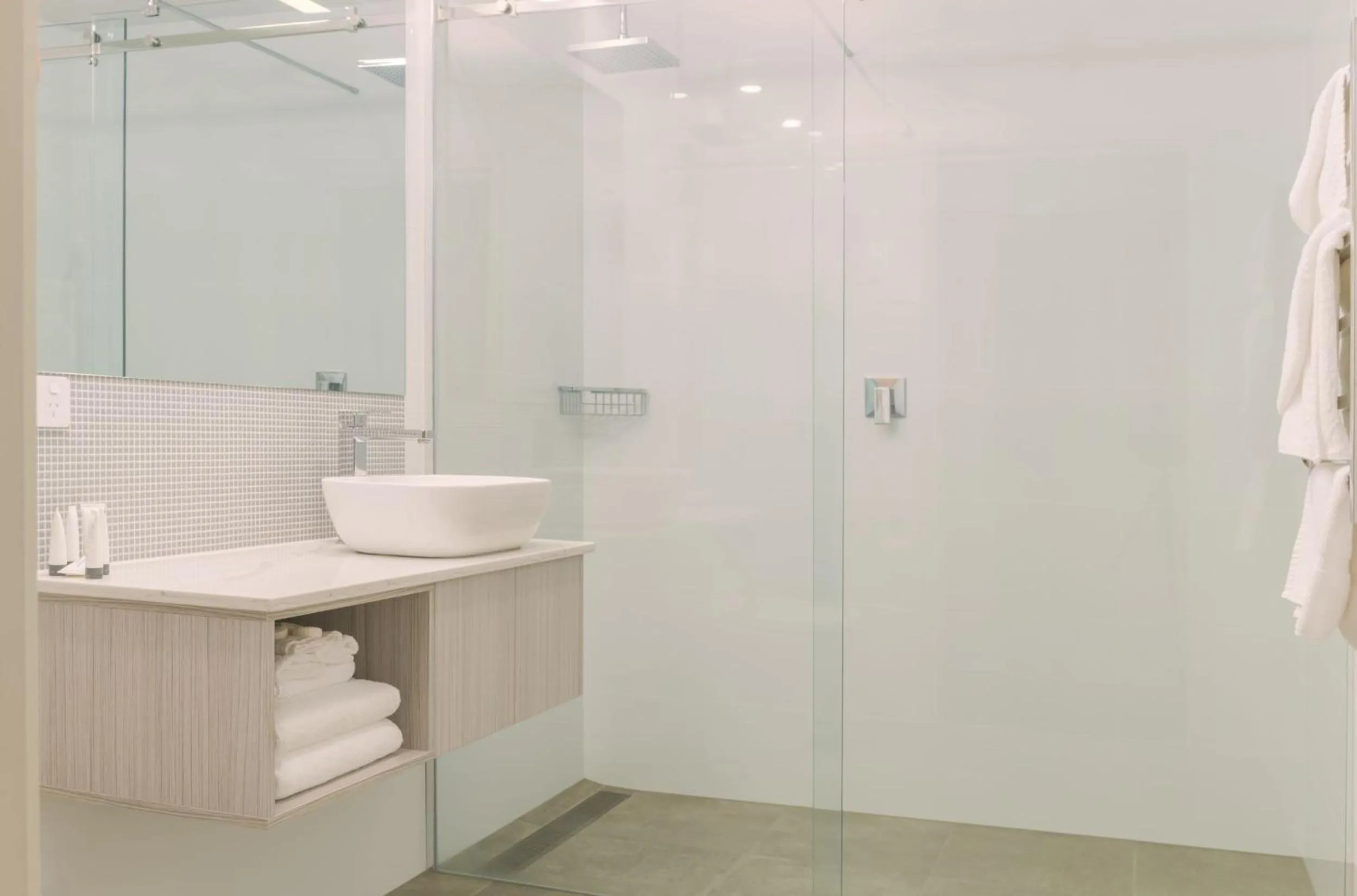 Bathroom in Elimatta Hotel