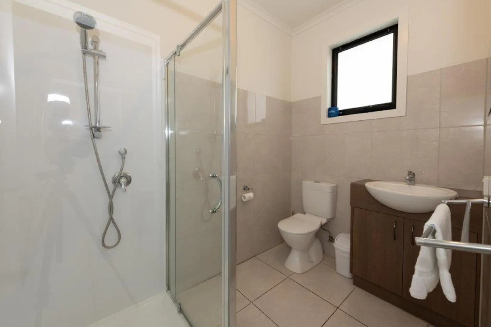 Bathroom in Elimatta Hotel