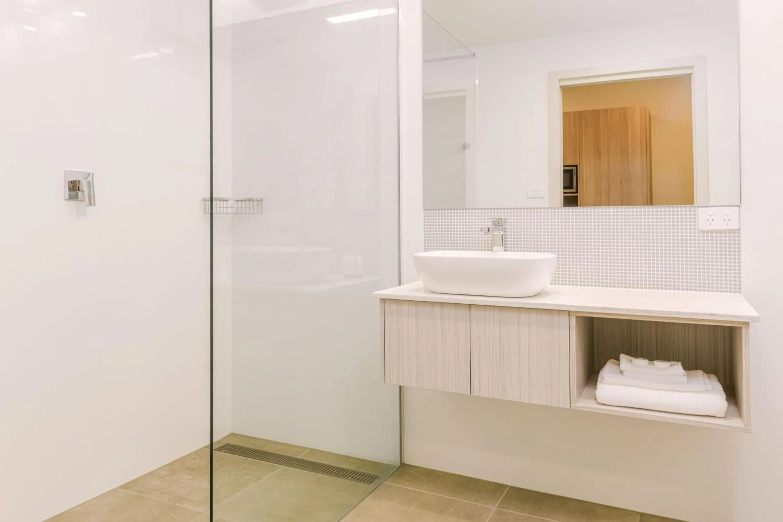 Bathroom in Elimatta Hotel