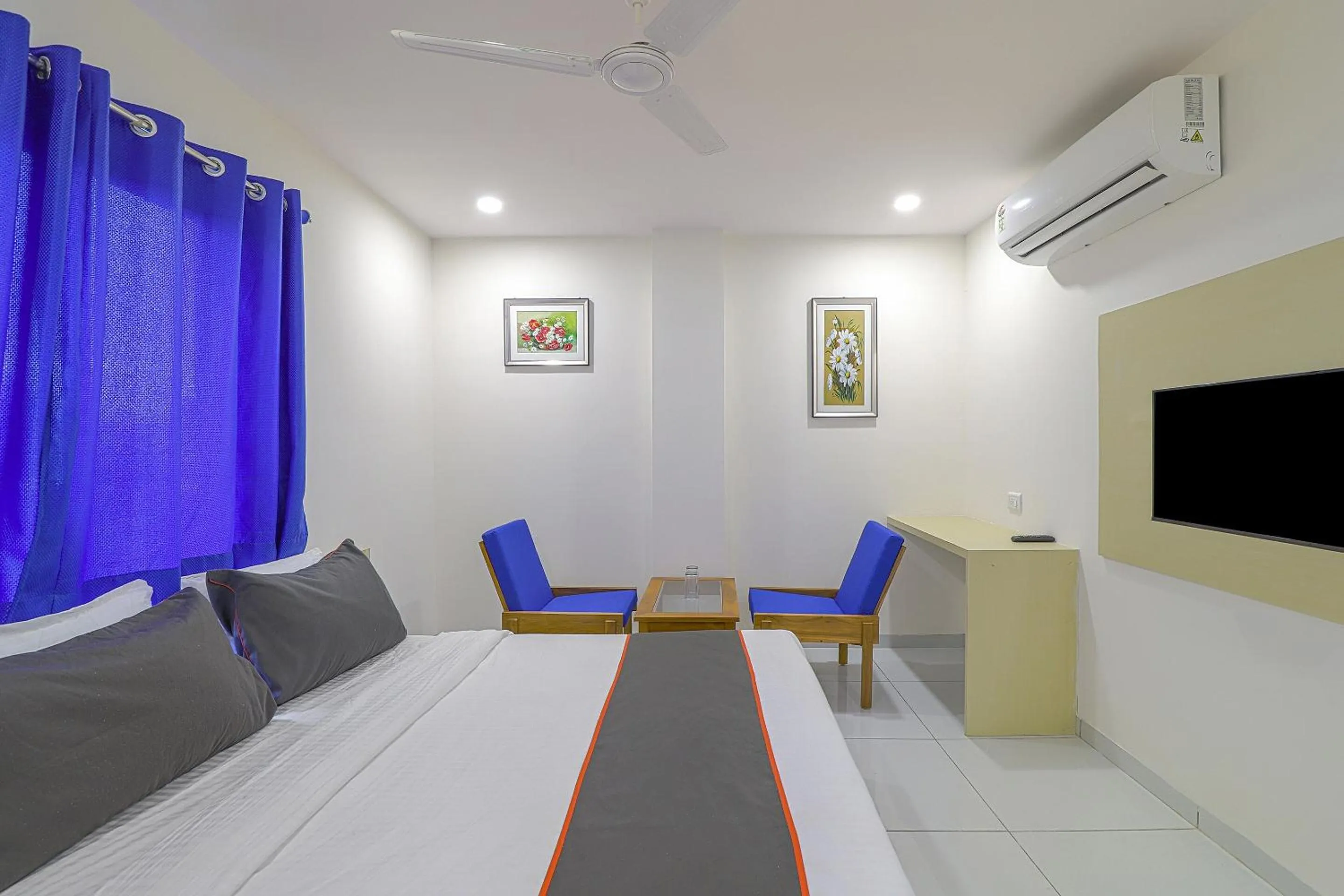 Bedroom in Hotel O La Veera