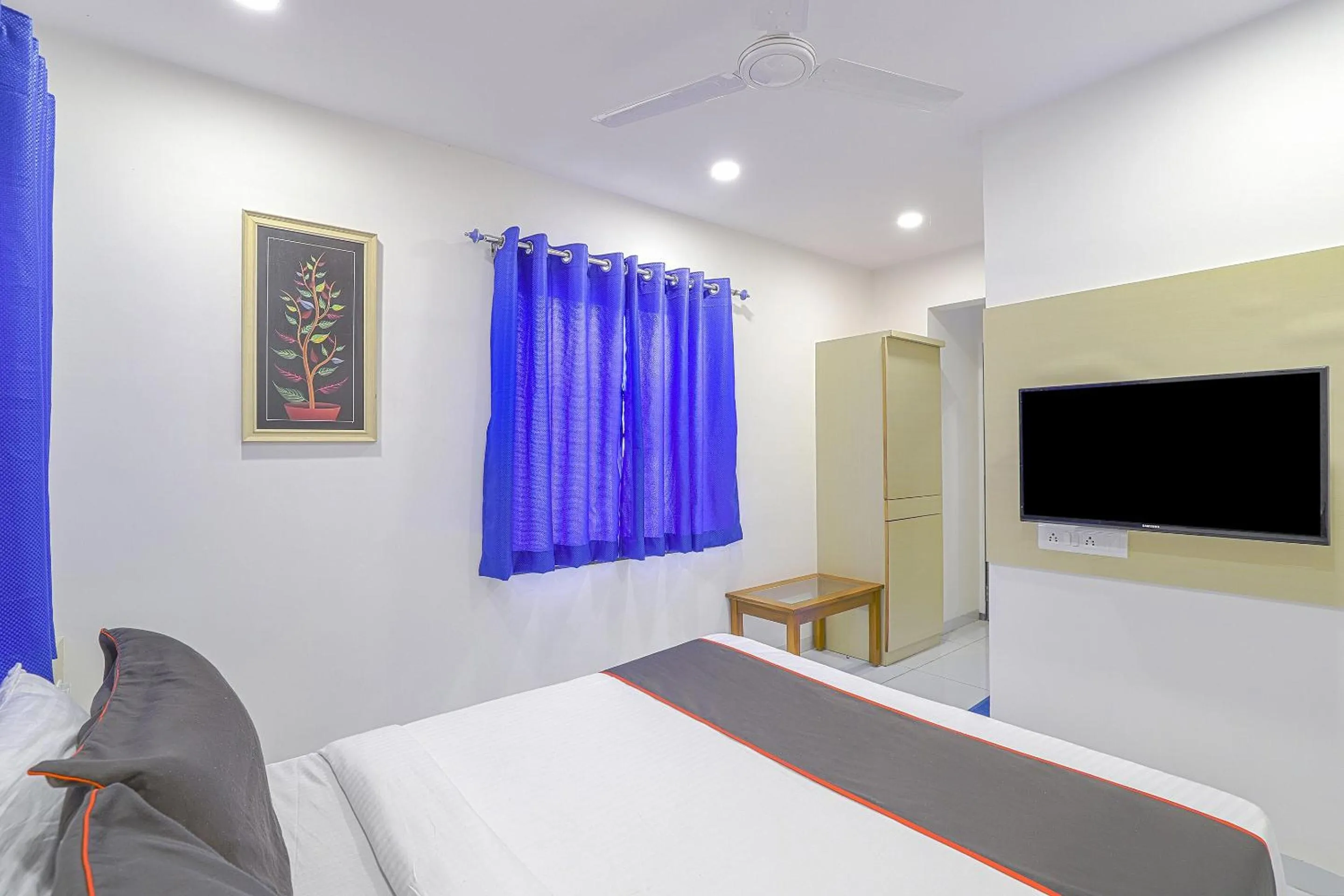 Bedroom, Bed in Hotel O La Veera