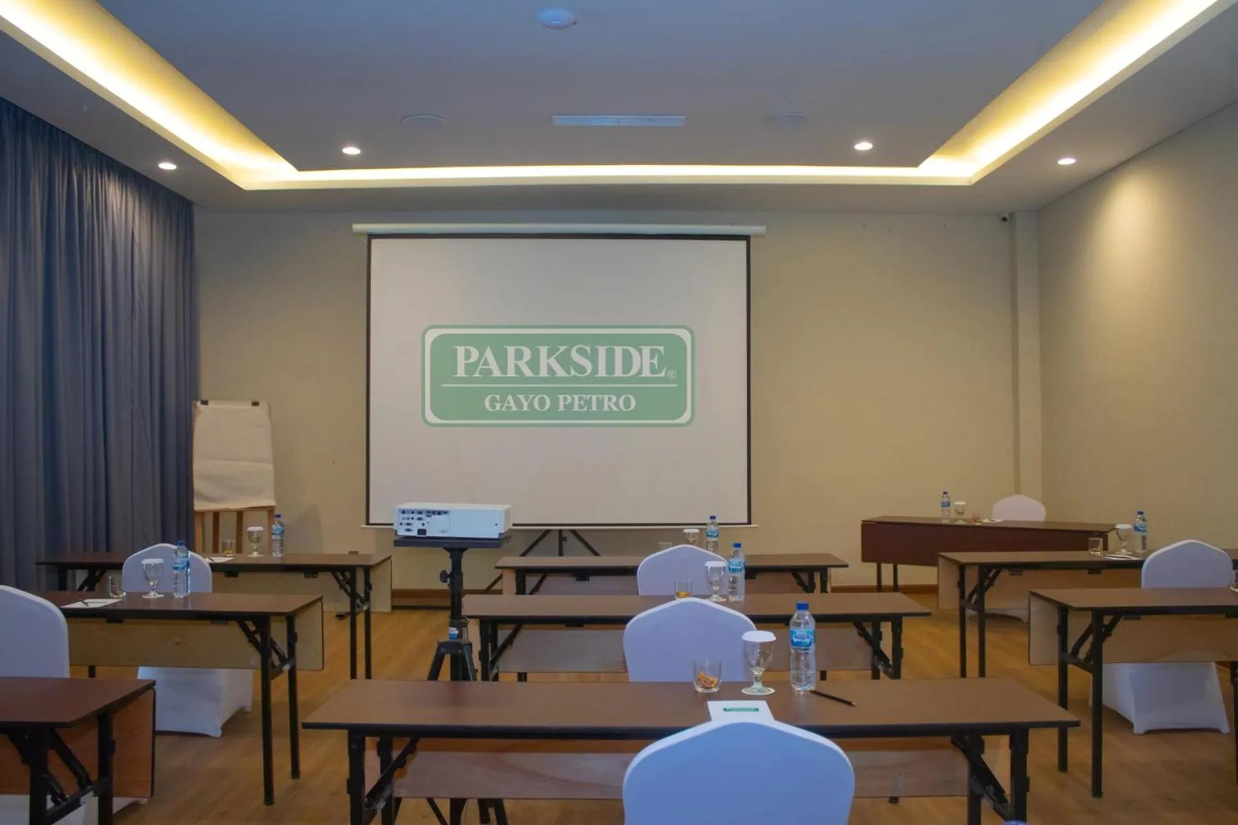 Meeting/conference room in Parkside Gayo Petro Hotel Takengon