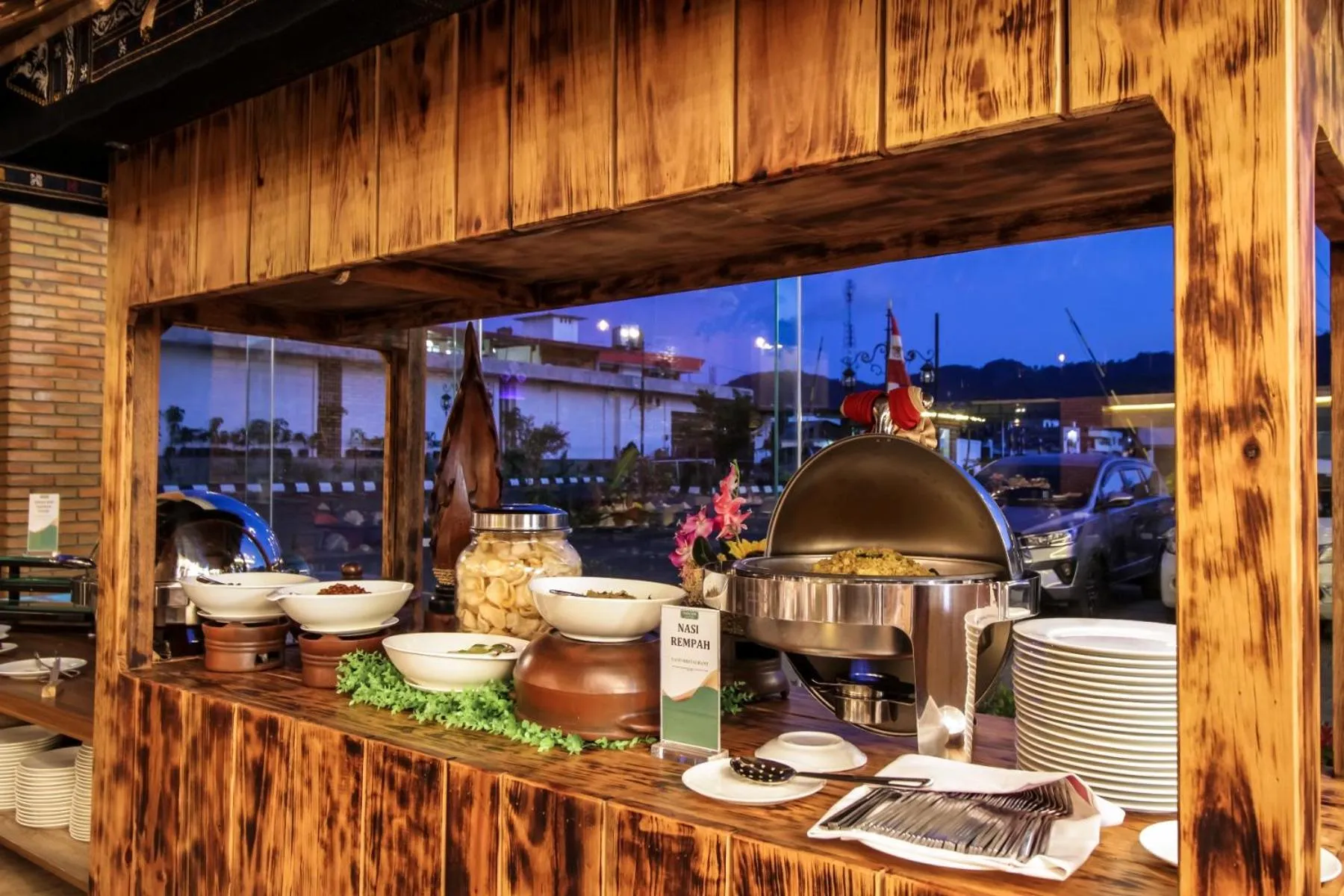 Restaurant/places to eat in Parkside Gayo Petro Hotel Takengon