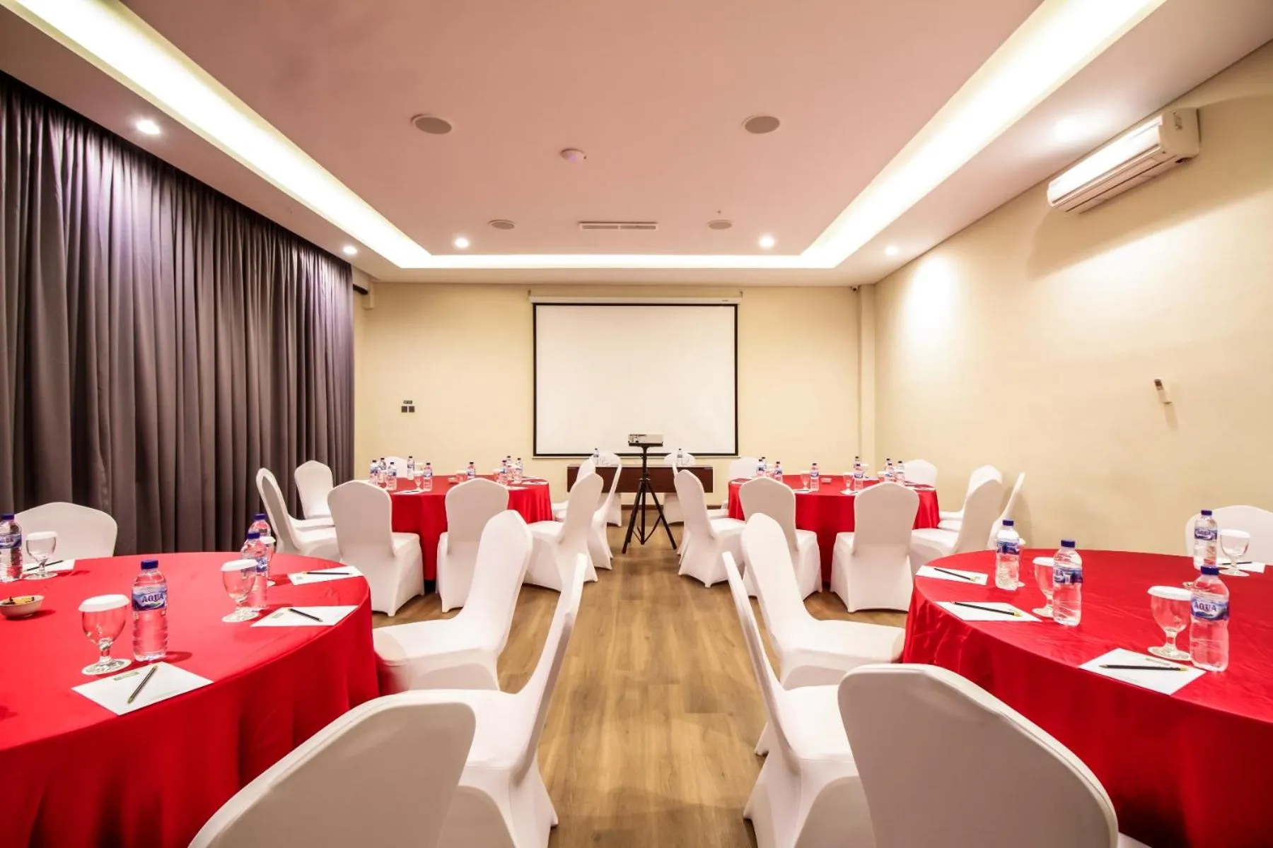 Business facilities in Parkside Gayo Petro Hotel Takengon