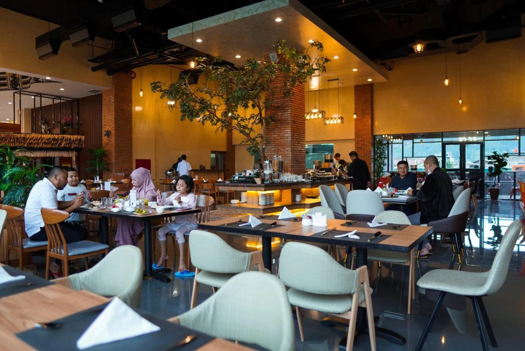 Restaurant/places to eat in Parkside Gayo Petro Hotel Takengon