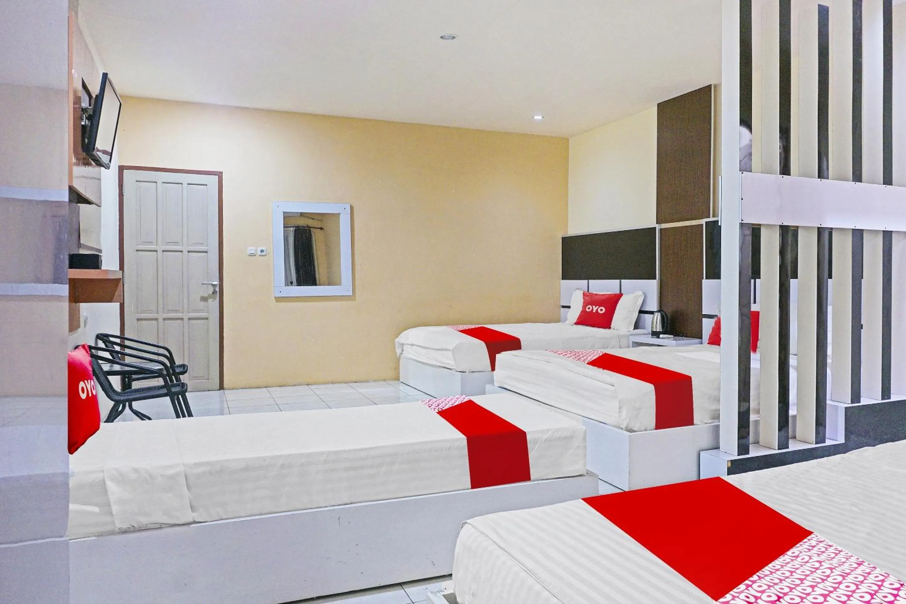 Bedroom in COLLECTION O 91331 Hotel Grand Saota Soppeng