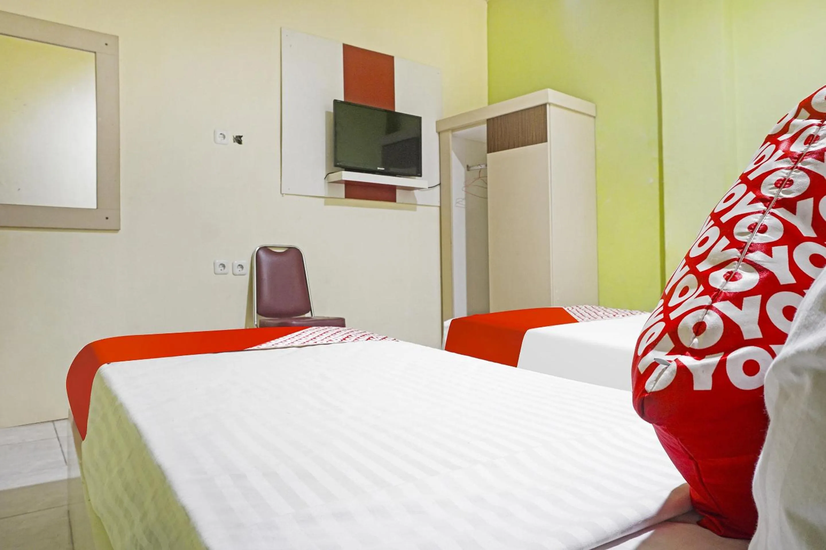 Bedroom in COLLECTION O 91331 Hotel Grand Saota Soppeng