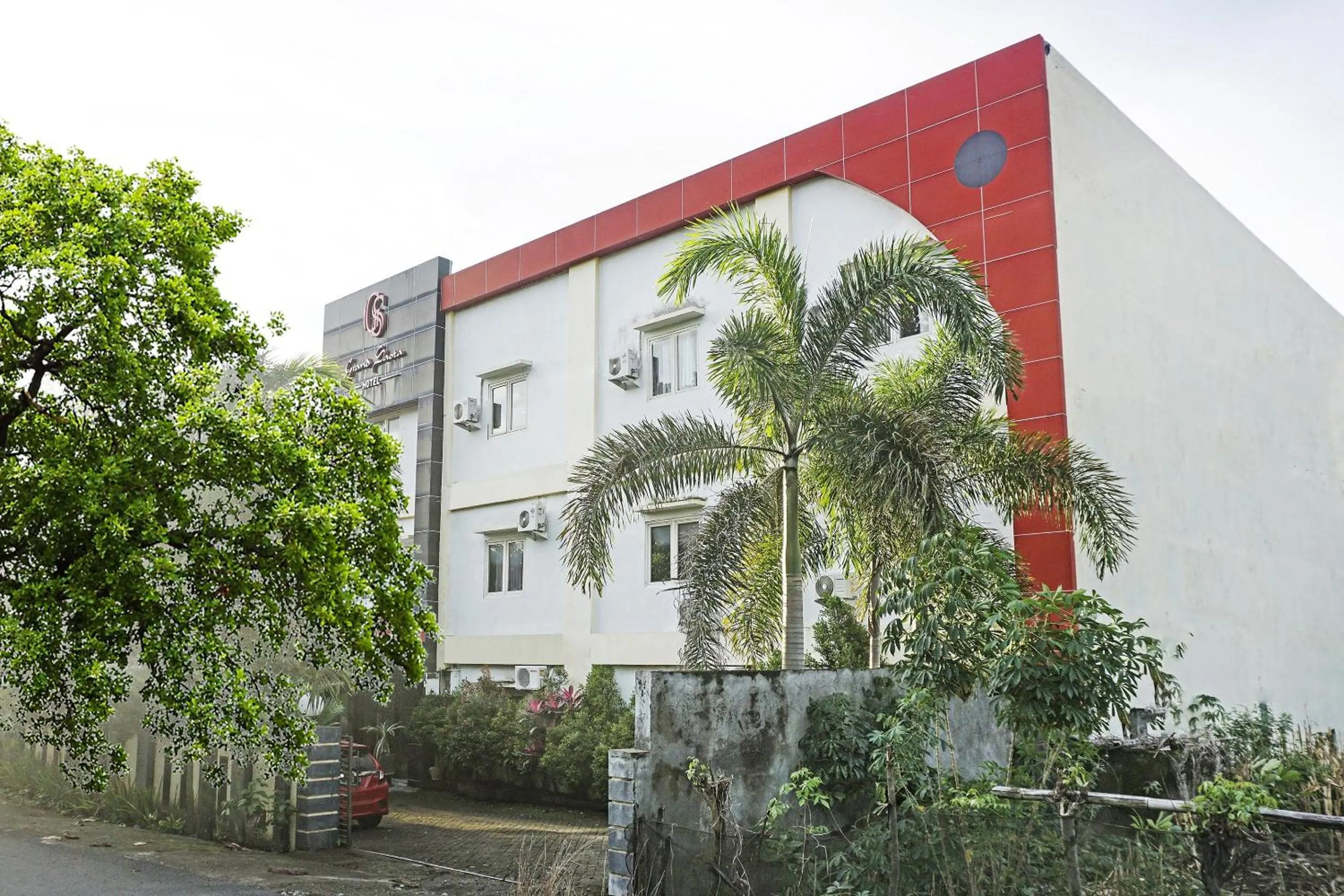 Facade/entrance in COLLECTION O 91331 Hotel Grand Saota Soppeng