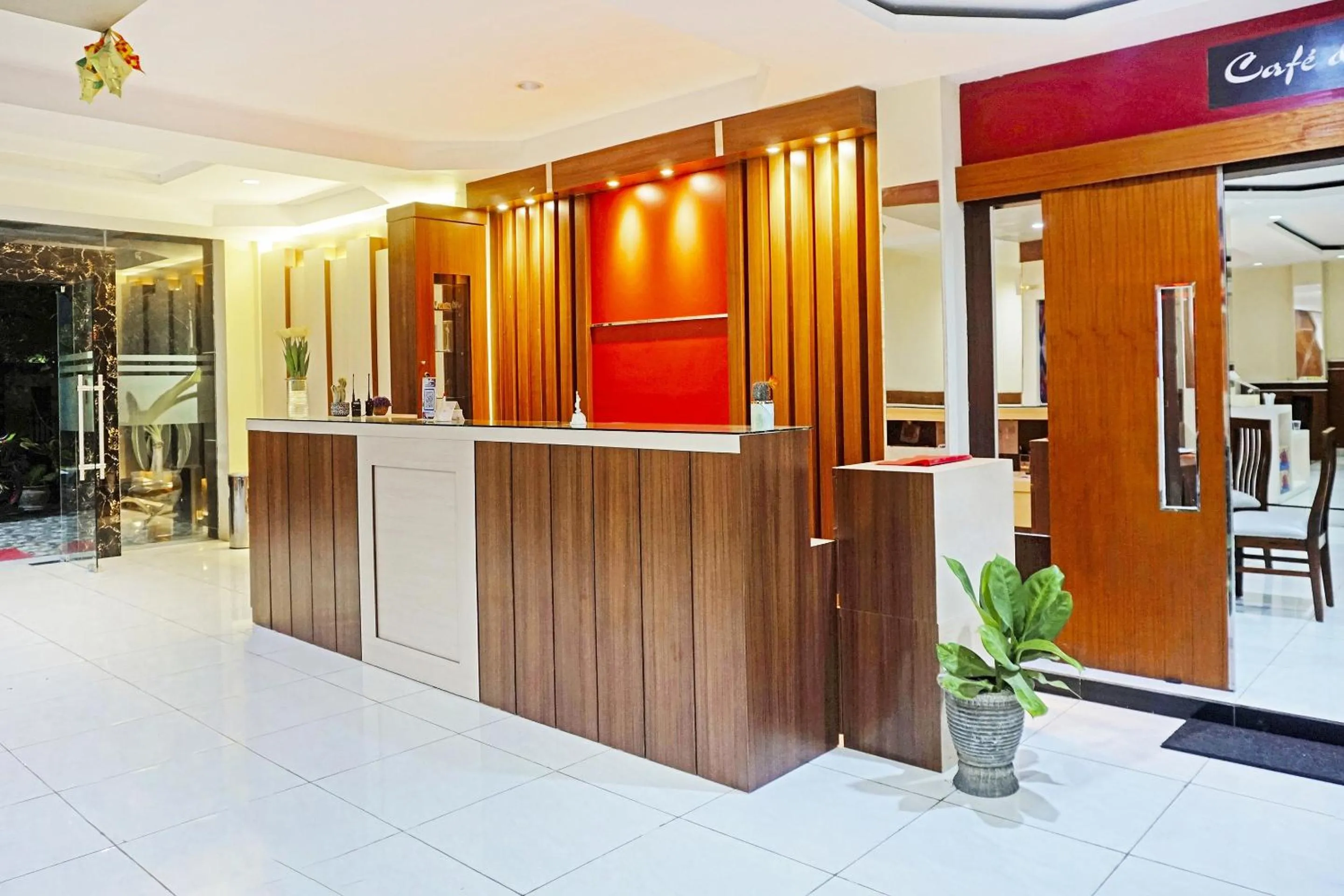 Lobby or reception in COLLECTION O 91331 Hotel Grand Saota Soppeng